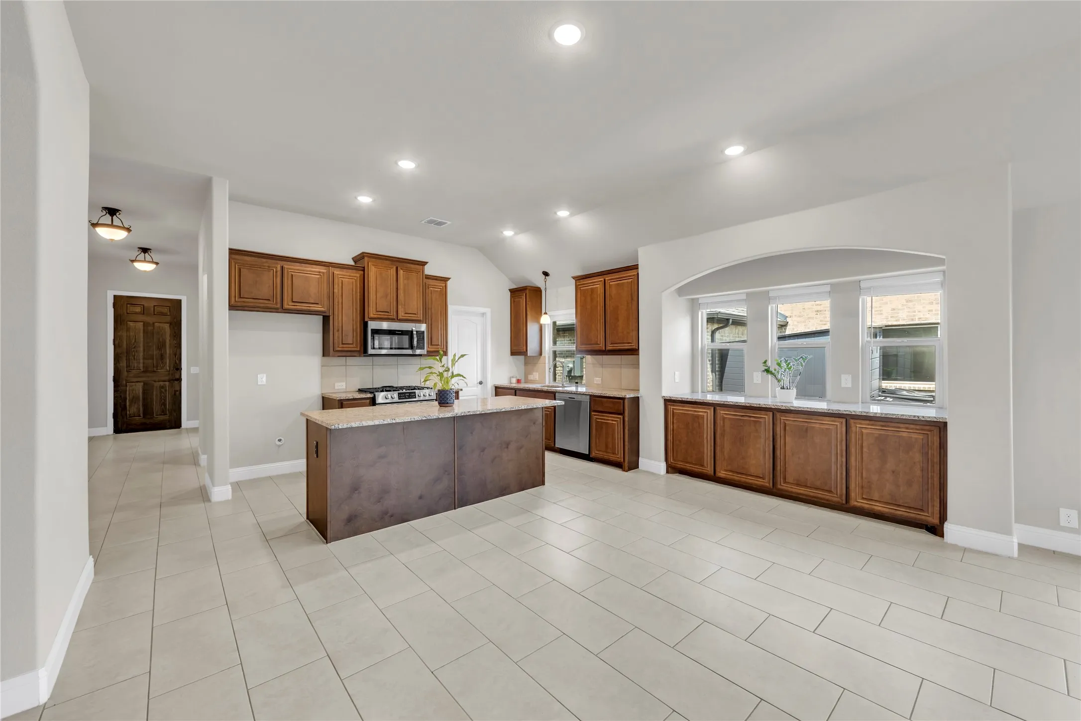 Single Family Residence For Sale in Collin County , 452 W Autumn Hill Bluff, Lavon, Texas 75166, 4 Bedroom, 3 Bathroom, 2 Garage spaces, 2,479 Sqft, built in 2022, Preowned, Price $399,774, mls#21247477, Real Estate Agent in Lavon, Homes For Sale in Collin county, Homes For Sale in Lavon, Realtor in Lavon Texas, Real Estate Brokerage Independent Realty Texas, Luminita Cordes Realtor