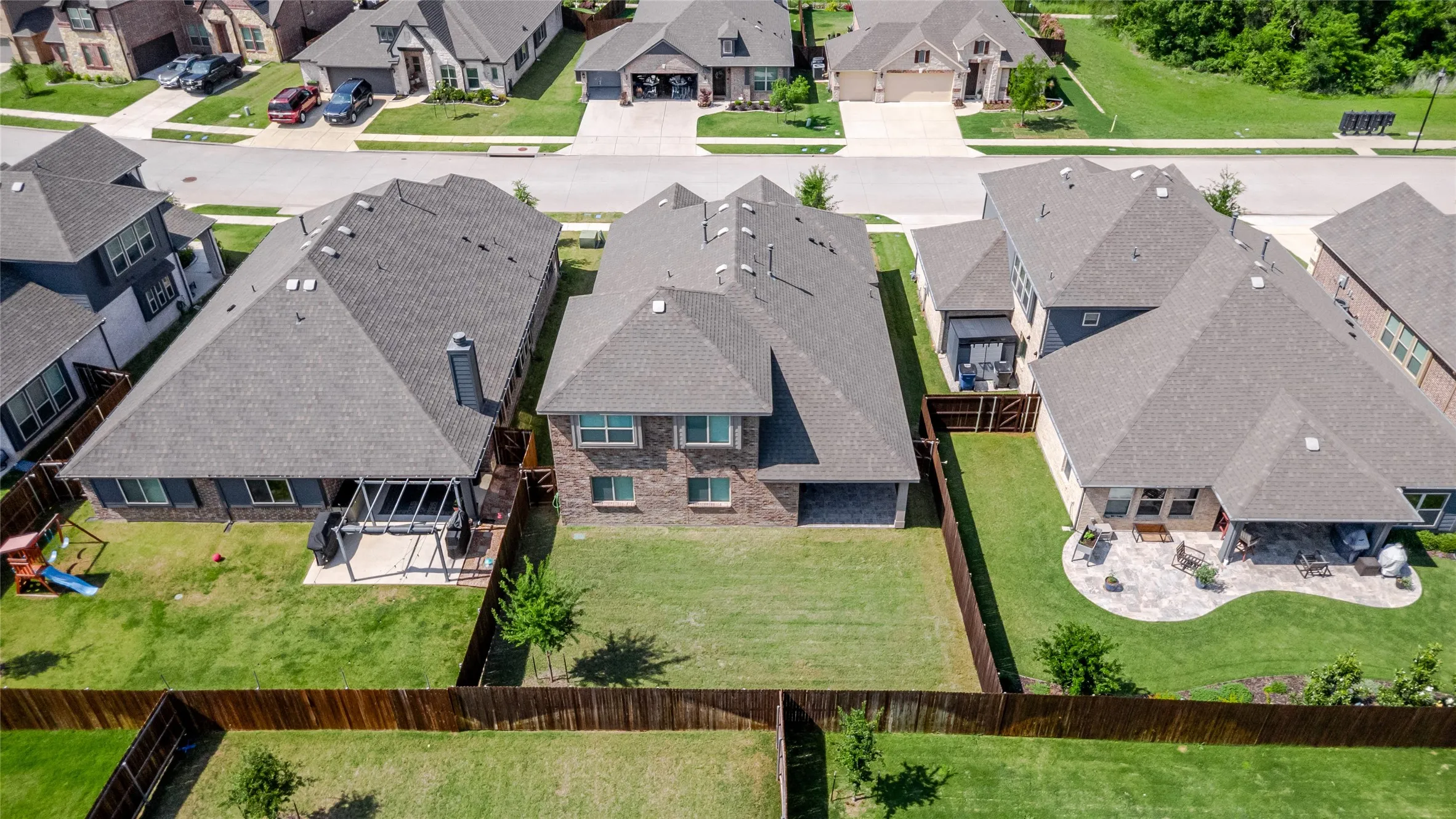 Single Family Residence For Sale in Collin County , 452 W Autumn Hill Bluff, Lavon, Texas 75166, 4 Bedroom, 3 Bathroom, 2 Garage spaces, 2,479 Sqft, built in 2022, Preowned, Price $399,774, mls#21247477, Real Estate Agent in Lavon, Homes For Sale in Collin county, Homes For Sale in Lavon, Realtor in Lavon Texas, Real Estate Brokerage Independent Realty Texas, Luminita Cordes Realtor