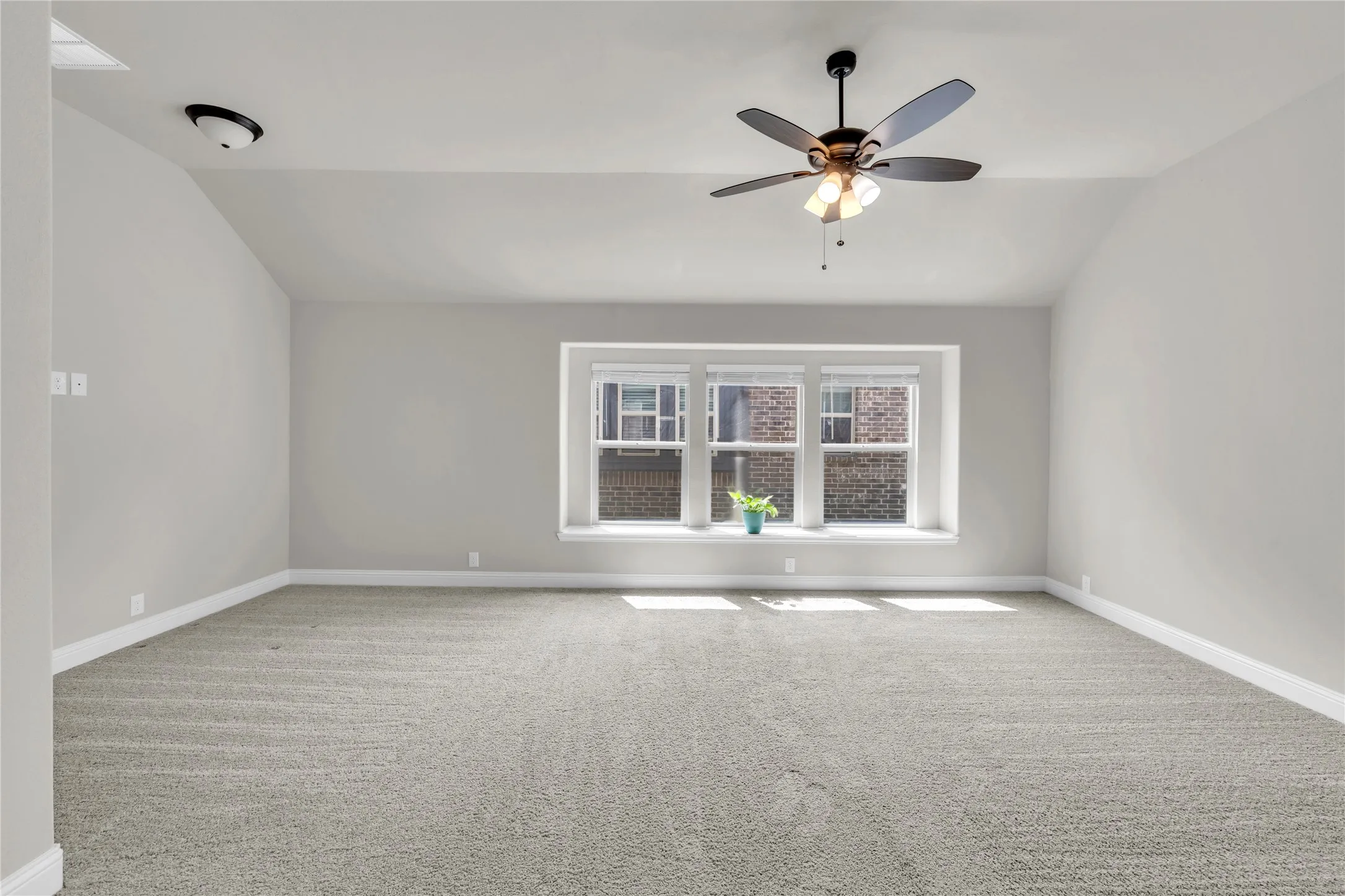 Single Family Residence For Sale in Collin County , 452 W Autumn Hill Bluff, Lavon, Texas 75166, 4 Bedroom, 3 Bathroom, 2 Garage spaces, 2,479 Sqft, built in 2022, Preowned, Price $399,774, mls#21247477, Real Estate Agent in Lavon, Homes For Sale in Collin county, Homes For Sale in Lavon, Realtor in Lavon Texas, Real Estate Brokerage Independent Realty Texas, Luminita Cordes Realtor