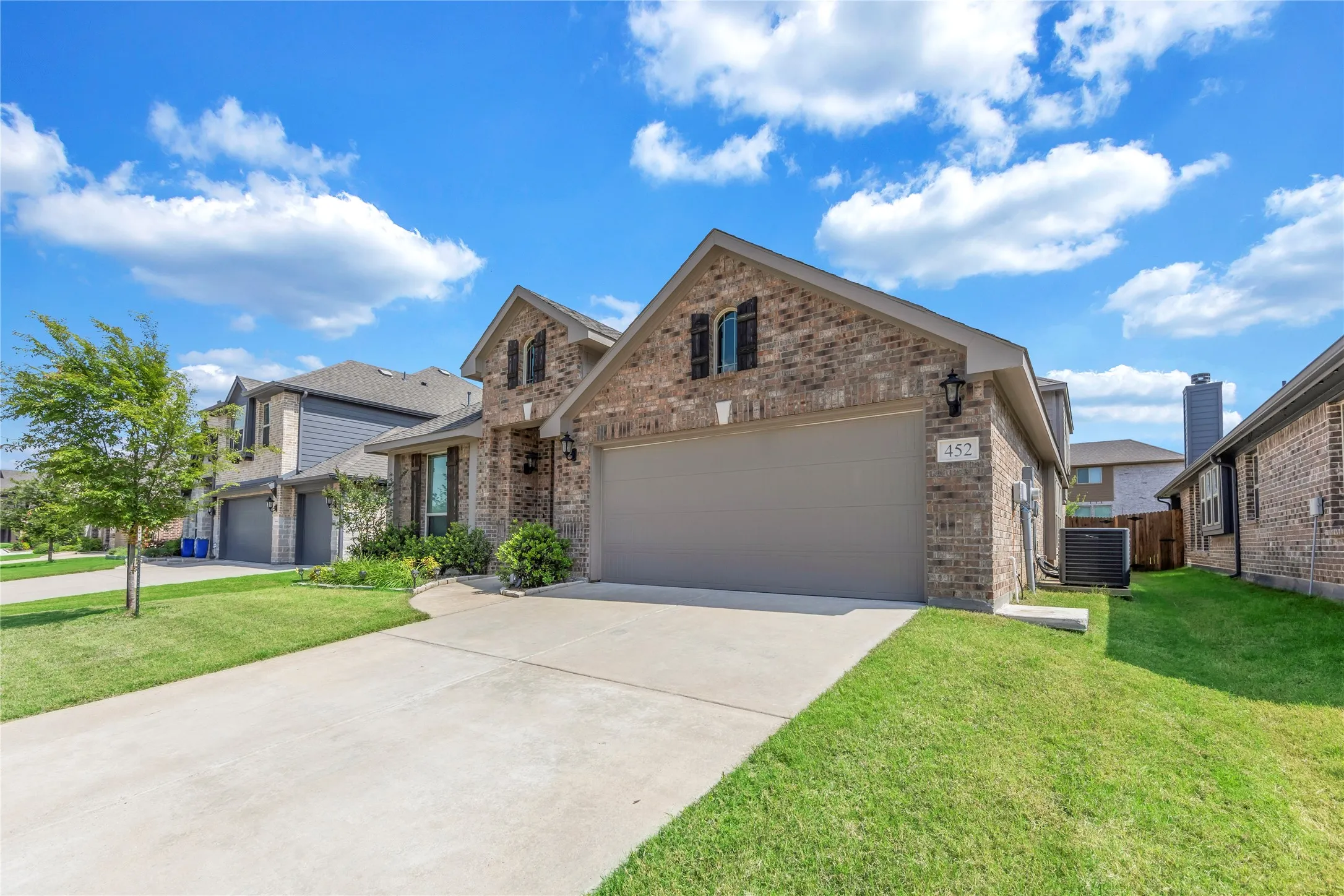 Single Family Residence For Sale in Collin County , 452 W Autumn Hill Bluff, Lavon, Texas 75166, 4 Bedroom, 3 Bathroom, 2 Garage spaces, 2,479 Sqft, built in 2022, Preowned, Price $399,774, mls#21247477, Real Estate Agent in Lavon, Homes For Sale in Collin county, Homes For Sale in Lavon, Realtor in Lavon Texas, Real Estate Brokerage Independent Realty Texas, Luminita Cordes Realtor