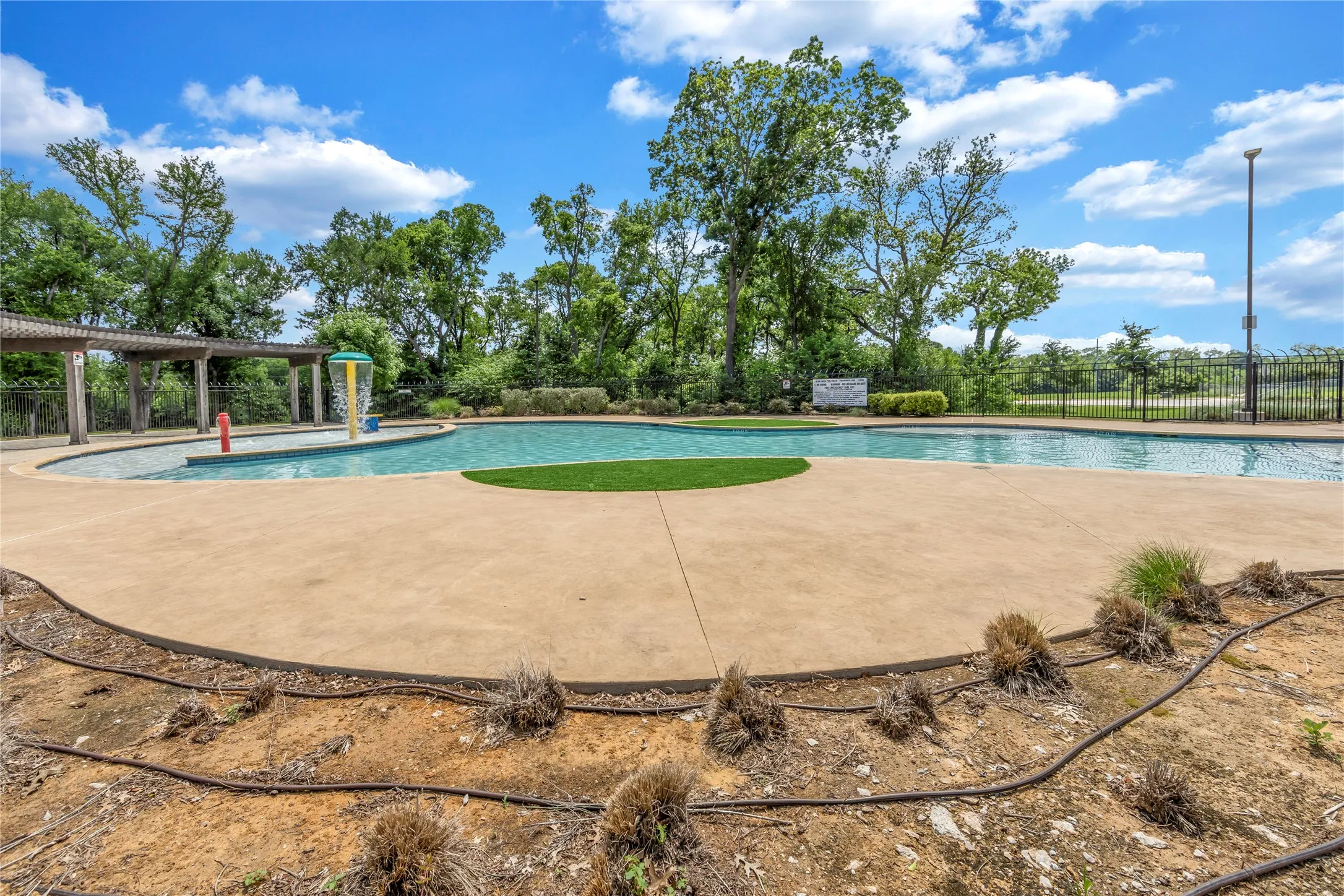 Single Family Residence For Sale in Collin County , 452 W Autumn Hill Bluff, Lavon, Texas 75166, 4 Bedroom, 3 Bathroom, 2 Garage spaces, 2,479 Sqft, built in 2022, Preowned, Price $399,774, mls#21247477, Real Estate Agent in Lavon, Homes For Sale in Collin county, Homes For Sale in Lavon, Realtor in Lavon Texas, Real Estate Brokerage Independent Realty Texas, Luminita Cordes Realtor