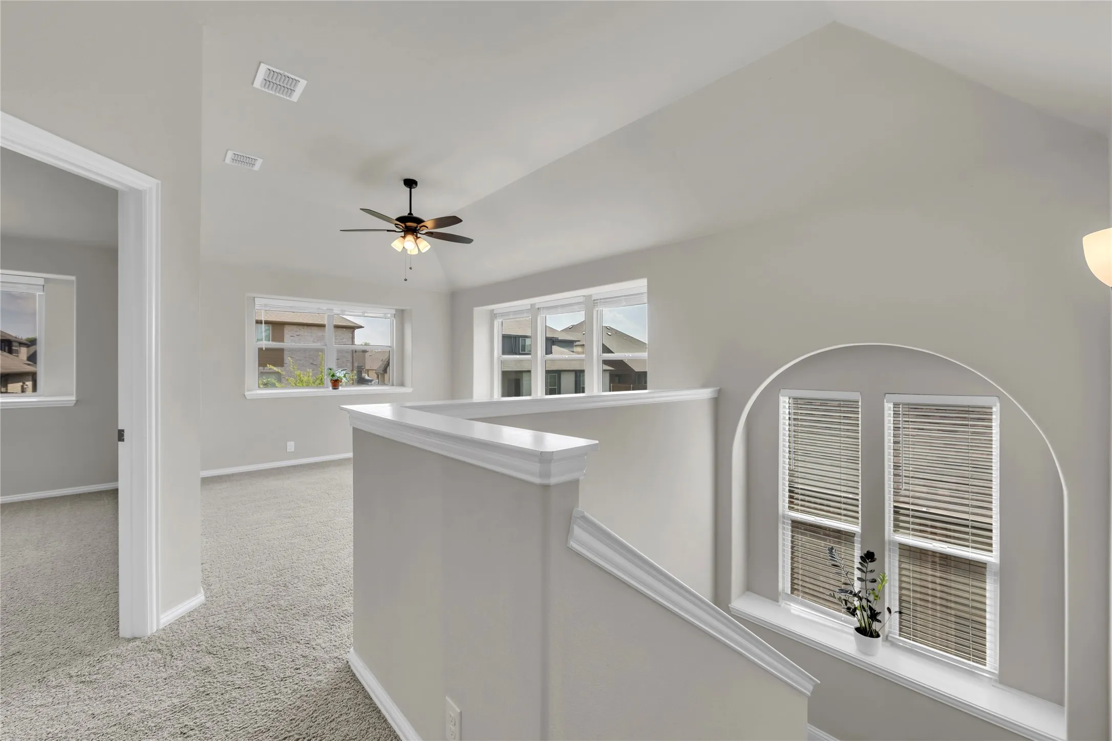 Single Family Residence For Sale in Collin County , 452 W Autumn Hill Bluff, Lavon, Texas 75166, 4 Bedroom, 3 Bathroom, 2 Garage spaces, 2,479 Sqft, built in 2022, Preowned, Price $399,774, mls#21247477, Real Estate Agent in Lavon, Homes For Sale in Collin county, Homes For Sale in Lavon, Realtor in Lavon Texas, Real Estate Brokerage Independent Realty Texas, Luminita Cordes Realtor