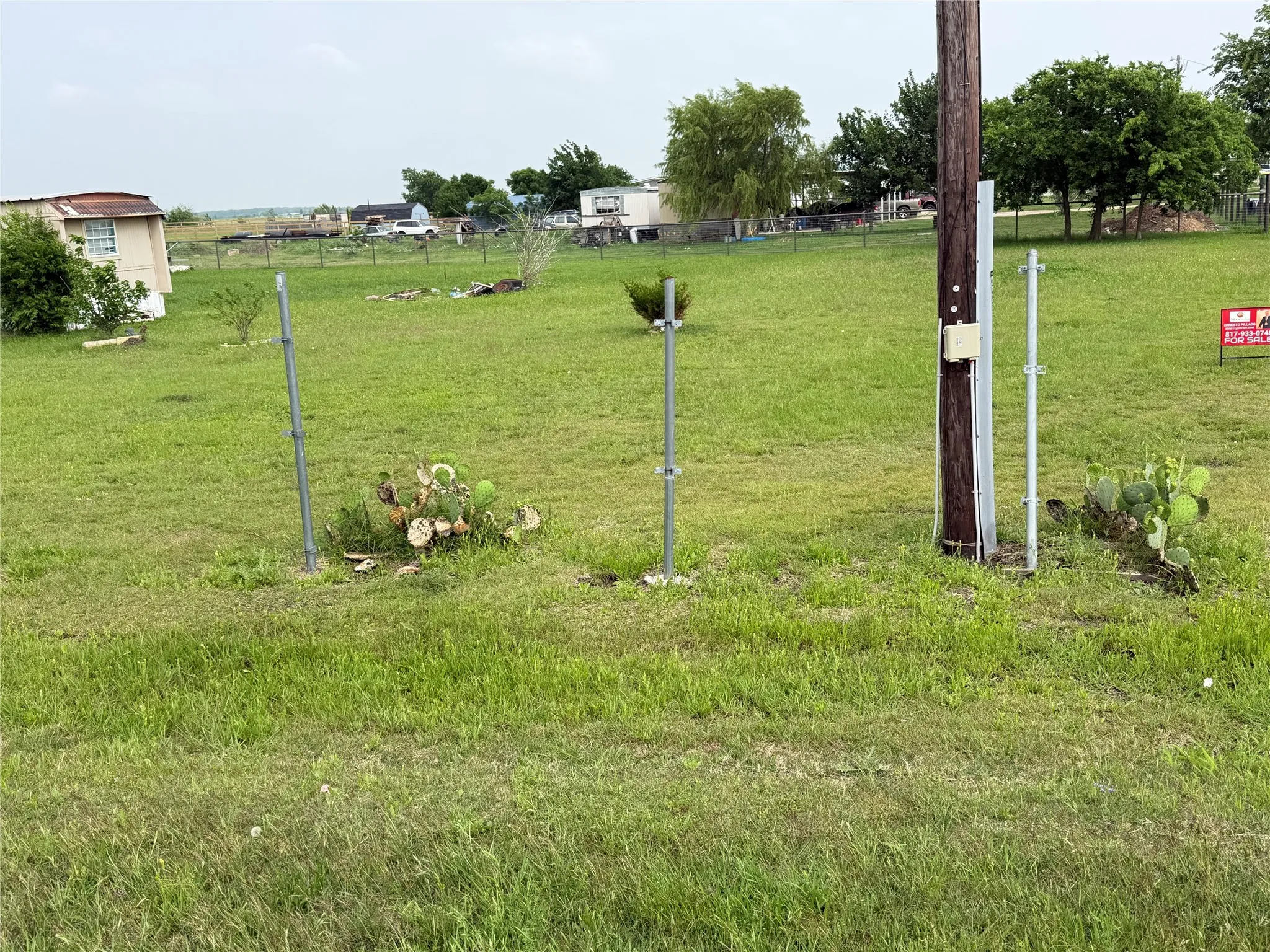 Mobile Home For Sale in Johnson County , 4116 Black Forest Trail, Joshua, Texas 76058, 3 Bedroom, 2 Bathroom, Garage spaces, 1,216 Sqft, built in 1981, Preowned, mls#21251220, Real Estate Agent in Joshua, Homes For Sale in Johnson county, Homes For Sale in Joshua, Realtor in Joshua Texas, Real Estate Brokerage Independent Realty Texas, Luminita Cordes Realtor