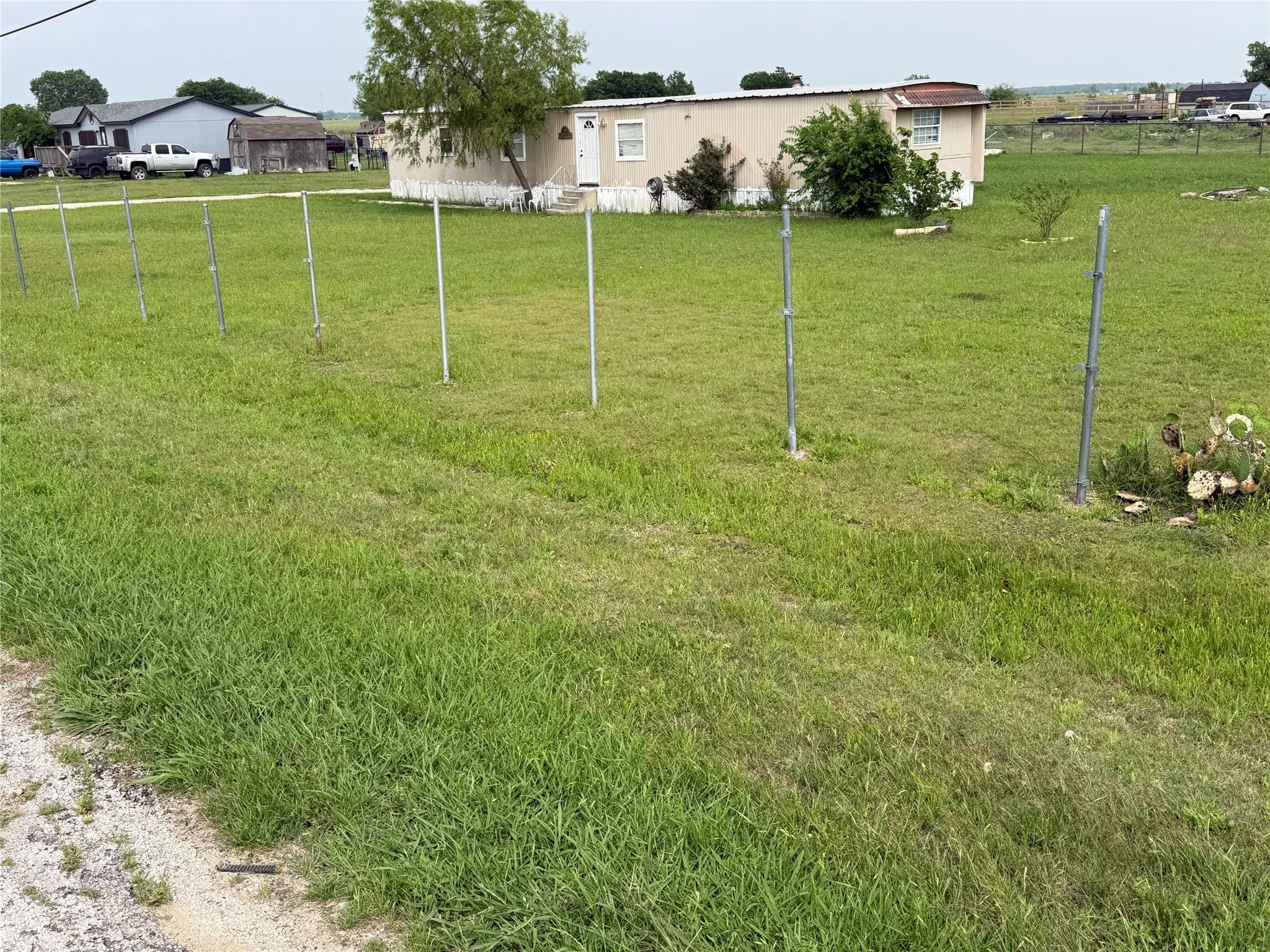Mobile Home For Sale in Johnson County , 4116 Black Forest Trail, Joshua, Texas 76058, 3 Bedroom, 2 Bathroom, Garage spaces, 1,216 Sqft, built in 1981, Preowned, mls#21251220, Real Estate Agent in Joshua, Homes For Sale in Johnson county, Homes For Sale in Joshua, Realtor in Joshua Texas, Real Estate Brokerage Independent Realty Texas, Luminita Cordes Realtor