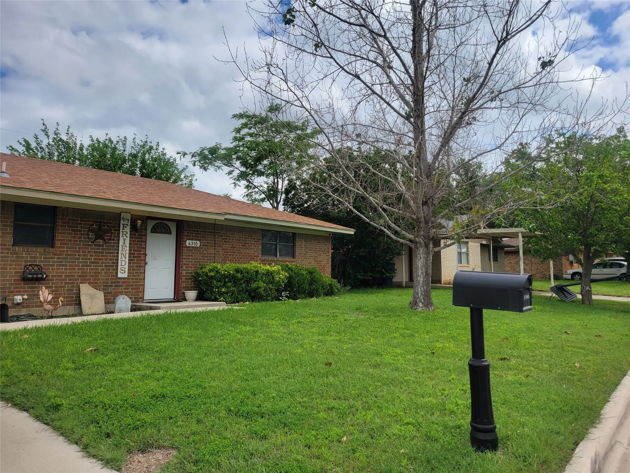 Single Family Residence For Sale in Brown County , 4310 Brookdale Drive, Brownwood, Texas 76801, 2 Bedroom, 1 Bathroom, 1 Garage spaces, 1,120 Sqft, built in 1982, mls#21251511, Real Estate Agent in Brownwood, Homes For Sale in Brown county, Homes For Sale in Brownwood, Realtor in Brownwood Texas, Real Estate Brokerage Independent Realty Texas, Luminita Cordes Realtor