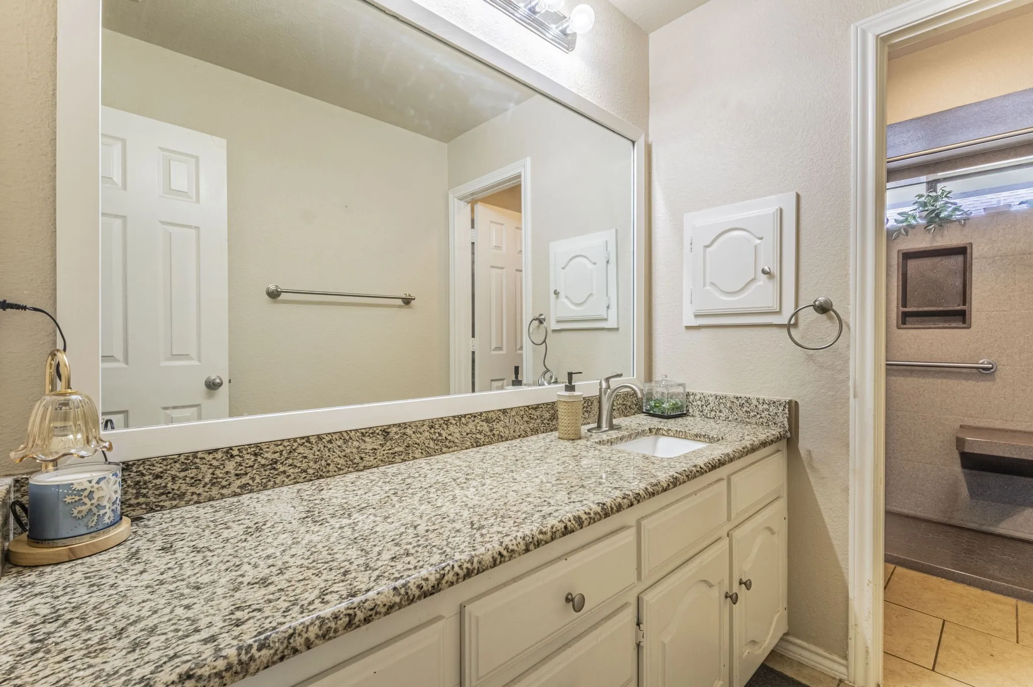 Single Family Residence For Sale in Denton County , 1500 Sunnyslope Drive, Carrollton, Texas 75007, 3 Bedrooms, 2 Bathrooms, 2 Garage spaces, 1,967 Sqft, built in 1983, Preowned, Price $420,000, mls#21246699, Real Estate Agent in Carrollton, Homes For Sale in Denton county, Homes For Sale in Carrollton, Realtor in Carrollton Texas, Real Estate Brokerage Independent Realty Texas, Luminita Cordes Realtor