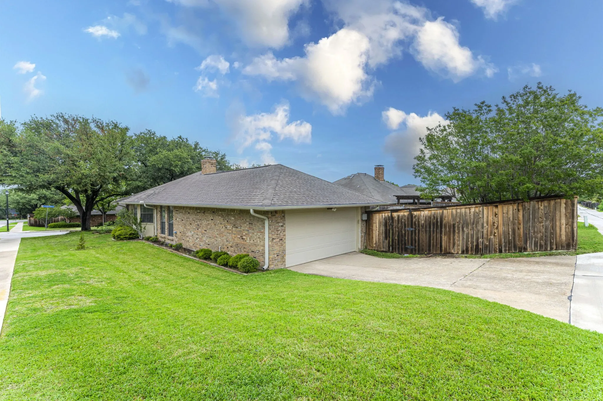 Single Family Residence For Sale in Denton County , 1500 Sunnyslope Drive, Carrollton, Texas 75007, 3 Bedrooms, 2 Bathrooms, 2 Garage spaces, 1,967 Sqft, built in 1983, Preowned, Price $420,000, mls#21246699, Real Estate Agent in Carrollton, Homes For Sale in Denton county, Homes For Sale in Carrollton, Realtor in Carrollton Texas, Real Estate Brokerage Independent Realty Texas, Luminita Cordes Realtor