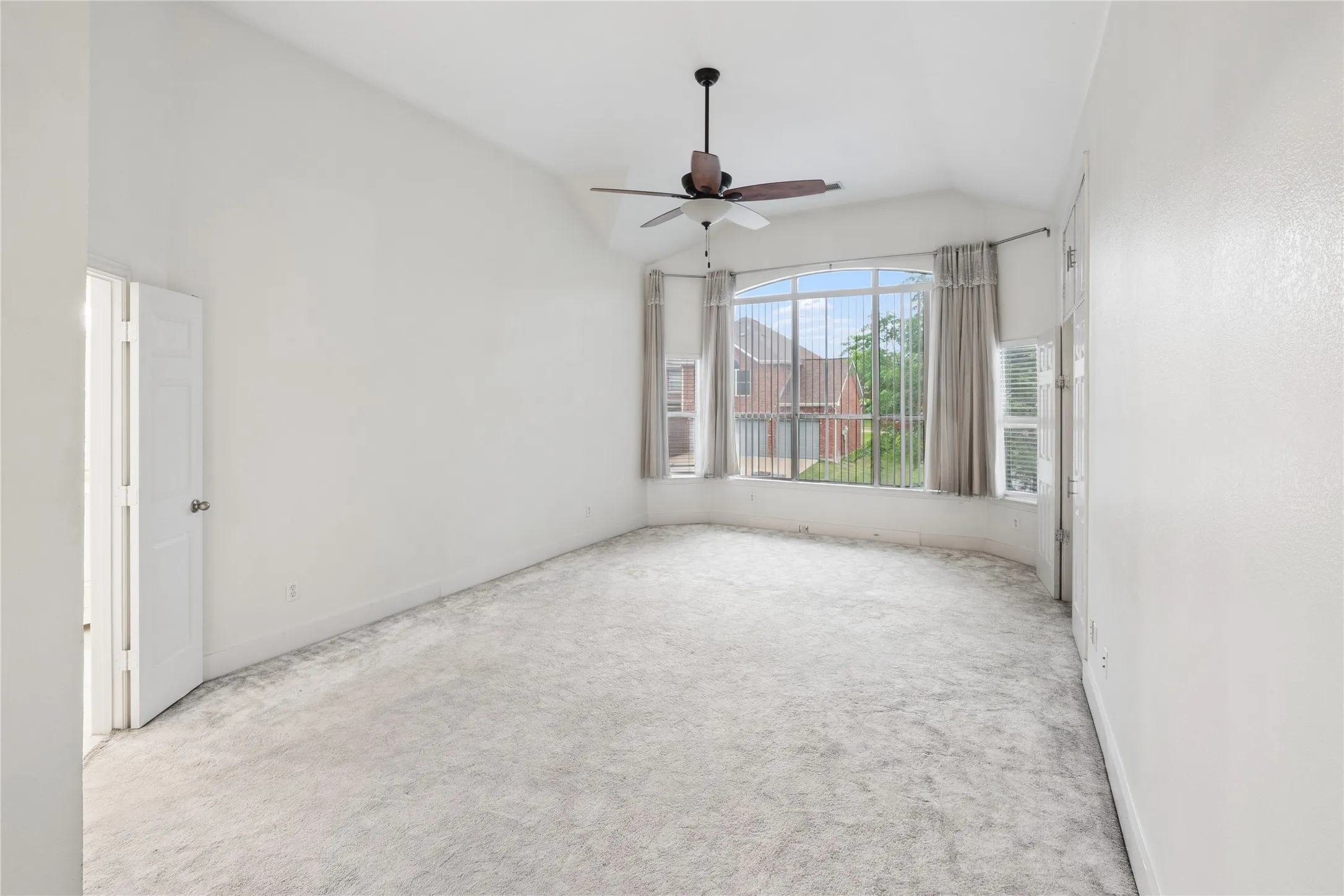 Single Family Residence For Sale in Collin County , 3905 Kite Meadow Drive, Plano, Texas 75074, 4 Bedroom, 4 Bathroom, 2 Garage spaces, 2,907 Sqft, built in 2000, mls#21245945, Real Estate Agent in Plano, Homes For Sale in Collin county, Homes For Sale in Plano, Realtor in Plano Texas, Real Estate Brokerage Independent Realty Texas, Luminita Cordes Realtor