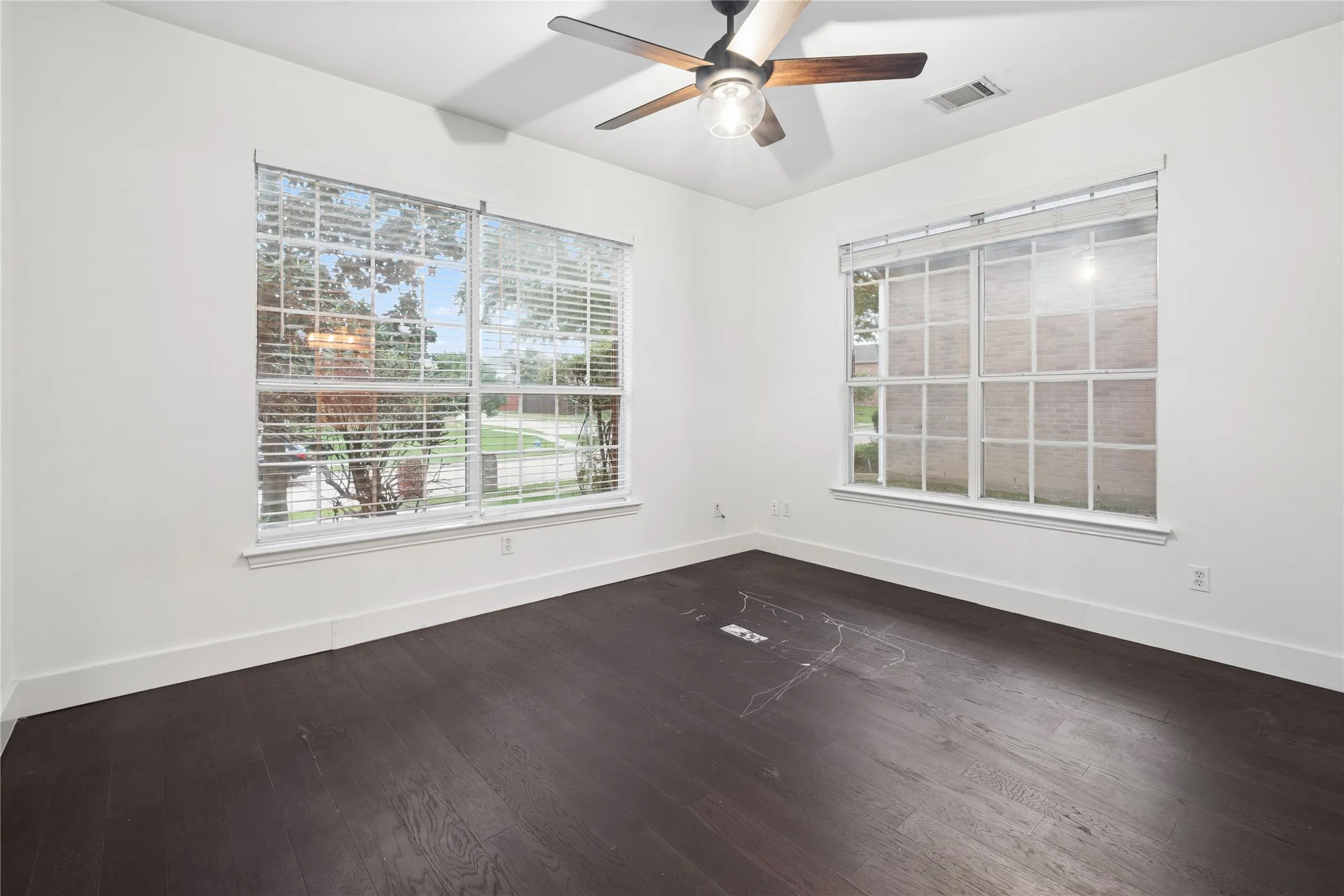 Single Family Residence For Sale in Collin County , 3905 Kite Meadow Drive, Plano, Texas 75074, 4 Bedroom, 4 Bathroom, 2 Garage spaces, 2,907 Sqft, built in 2000, mls#21245945, Real Estate Agent in Plano, Homes For Sale in Collin county, Homes For Sale in Plano, Realtor in Plano Texas, Real Estate Brokerage Independent Realty Texas, Luminita Cordes Realtor