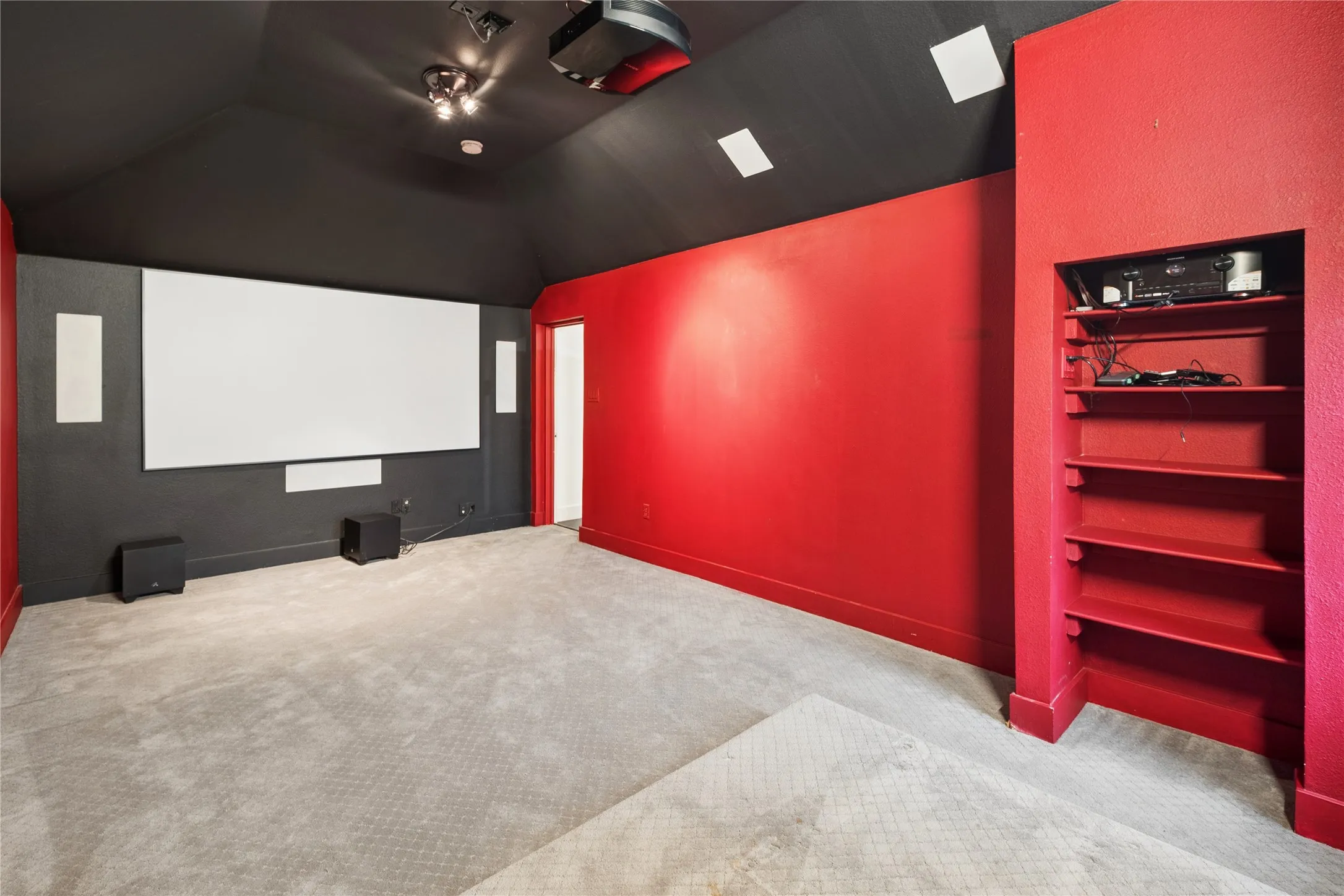 Single Family Residence For Sale in Collin County , 3905 Kite Meadow Drive, Plano, Texas 75074, 4 Bedroom, 4 Bathroom, 2 Garage spaces, 2,907 Sqft, built in 2000, mls#21245945, Real Estate Agent in Plano, Homes For Sale in Collin county, Homes For Sale in Plano, Realtor in Plano Texas, Real Estate Brokerage Independent Realty Texas, Luminita Cordes Realtor