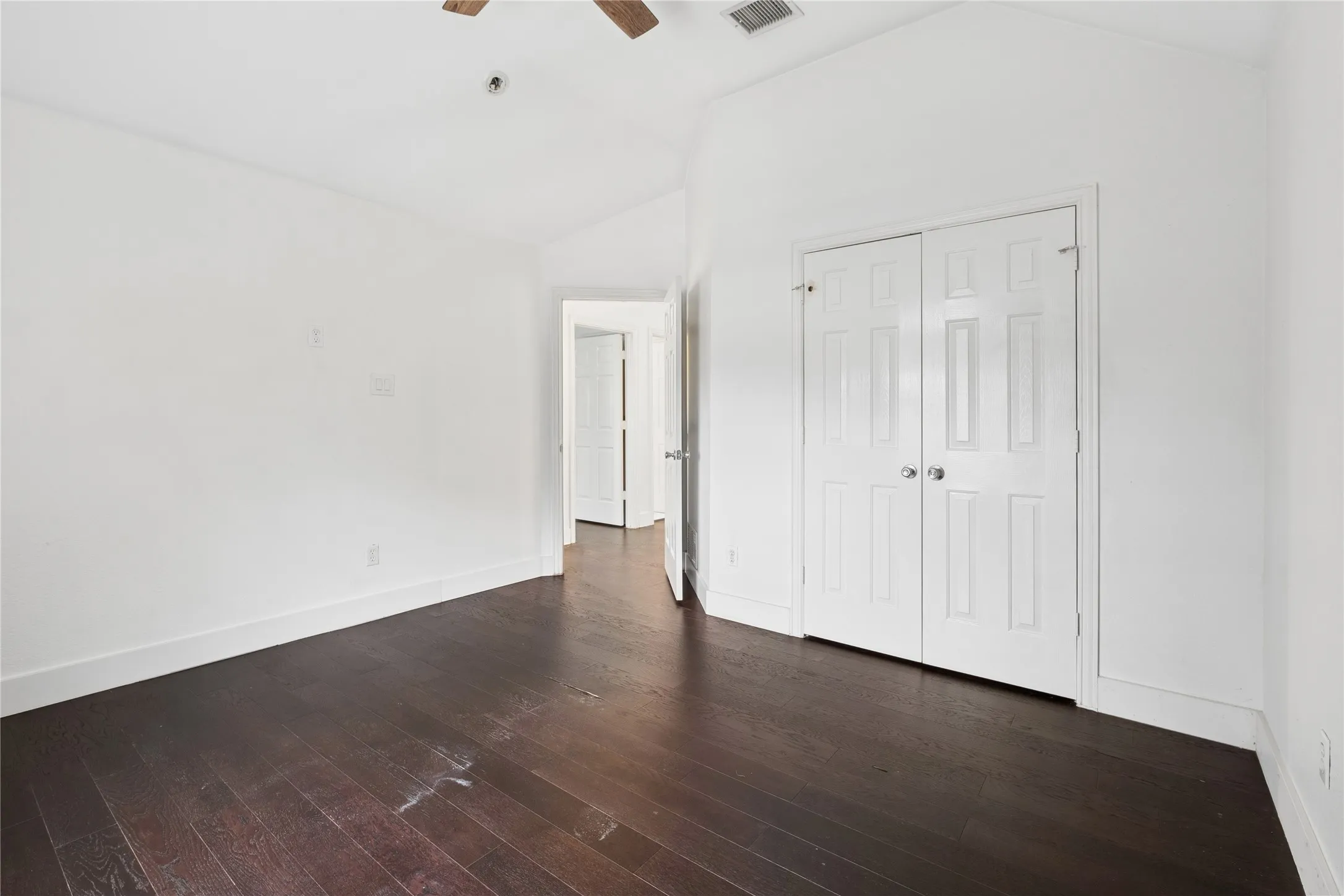 Single Family Residence For Sale in Collin County , 3905 Kite Meadow Drive, Plano, Texas 75074, 4 Bedroom, 4 Bathroom, 2 Garage spaces, 2,907 Sqft, built in 2000, mls#21245945, Real Estate Agent in Plano, Homes For Sale in Collin county, Homes For Sale in Plano, Realtor in Plano Texas, Real Estate Brokerage Independent Realty Texas, Luminita Cordes Realtor