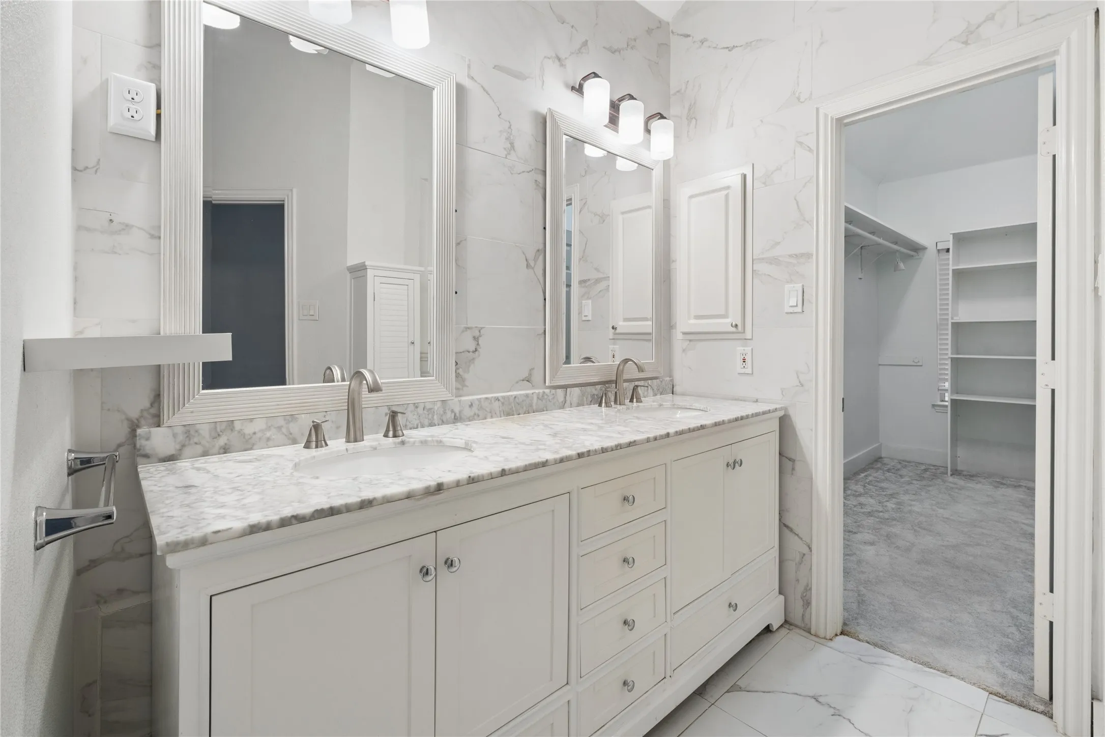 Single Family Residence For Sale in Collin County , 3905 Kite Meadow Drive, Plano, Texas 75074, 4 Bedroom, 4 Bathroom, 2 Garage spaces, 2,907 Sqft, built in 2000, mls#21245945, Real Estate Agent in Plano, Homes For Sale in Collin county, Homes For Sale in Plano, Realtor in Plano Texas, Real Estate Brokerage Independent Realty Texas, Luminita Cordes Realtor