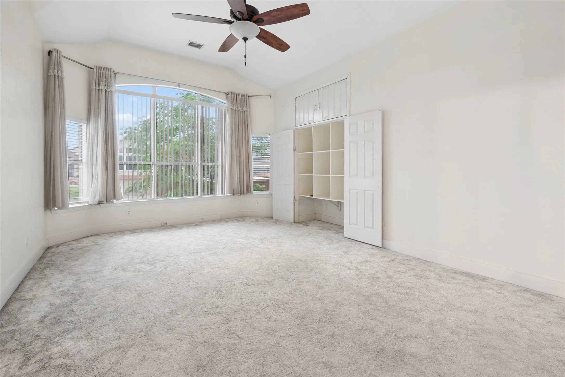 Single Family Residence For Sale in Collin County , 3905 Kite Meadow Drive, Plano, Texas 75074, 4 Bedroom, 4 Bathroom, 2 Garage spaces, 2,907 Sqft, built in 2000, mls#21245945, Real Estate Agent in Plano, Homes For Sale in Collin county, Homes For Sale in Plano, Realtor in Plano Texas, Real Estate Brokerage Independent Realty Texas, Luminita Cordes Realtor