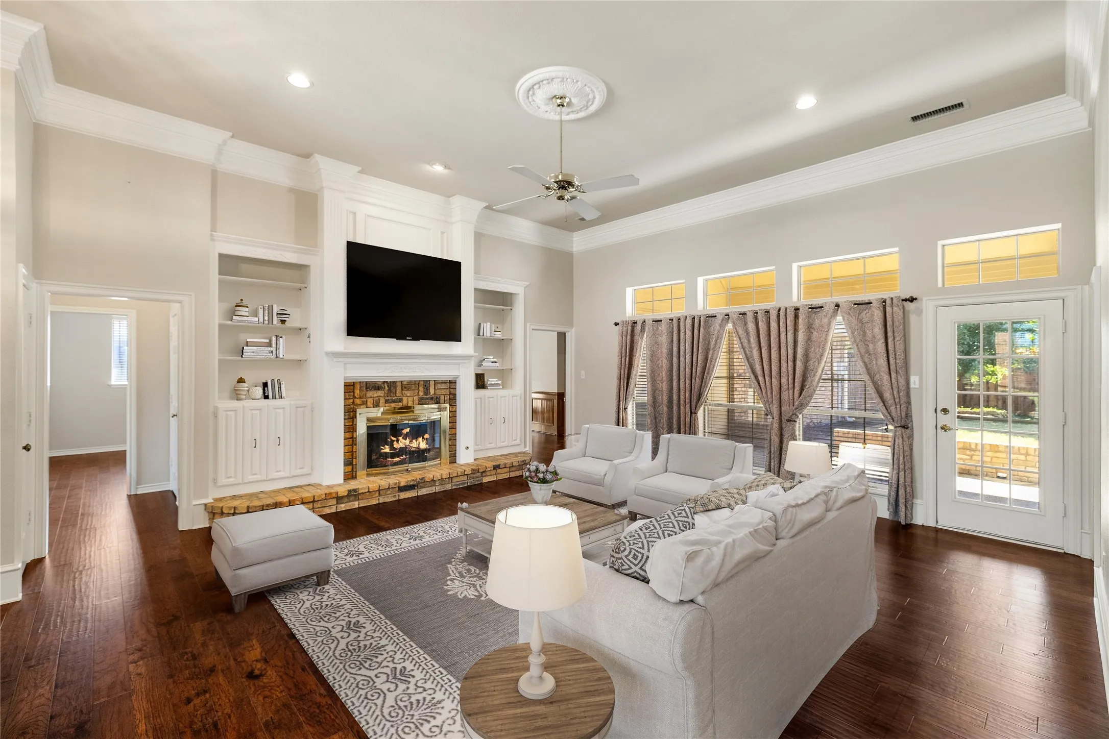 Single Family Residence For Sale in Collin County , 820 Foxwood Lane, Wylie, Texas 75098, 3 Bedroom, 3 Bathroom, 2 Garage spaces, 2,619 Sqft, built in 1988, Preowned, mls#21251533, Real Estate Agent in Wylie, Homes For Sale in Collin county, Homes For Sale in Wylie, Realtor in Wylie Texas, Real Estate Brokerage Independent Realty Texas, Luminita Cordes Realtor