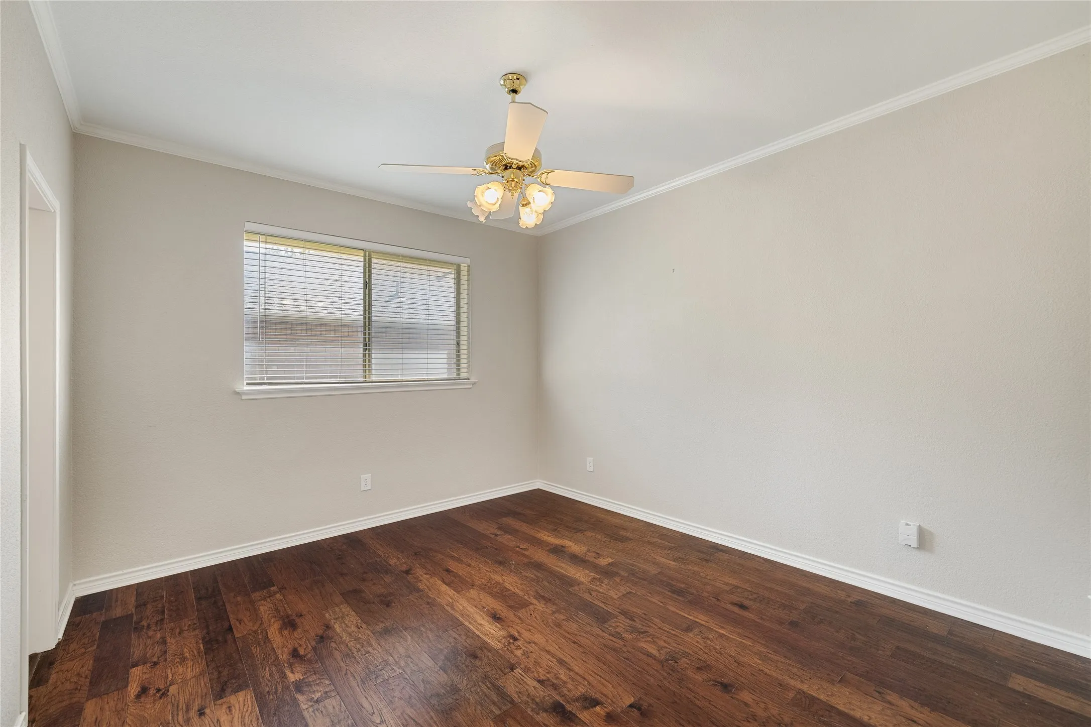 Single Family Residence For Sale in Collin County , 820 Foxwood Lane, Wylie, Texas 75098, 3 Bedroom, 3 Bathroom, 2 Garage spaces, 2,619 Sqft, built in 1988, Preowned, mls#21251533, Real Estate Agent in Wylie, Homes For Sale in Collin county, Homes For Sale in Wylie, Realtor in Wylie Texas, Real Estate Brokerage Independent Realty Texas, Luminita Cordes Realtor