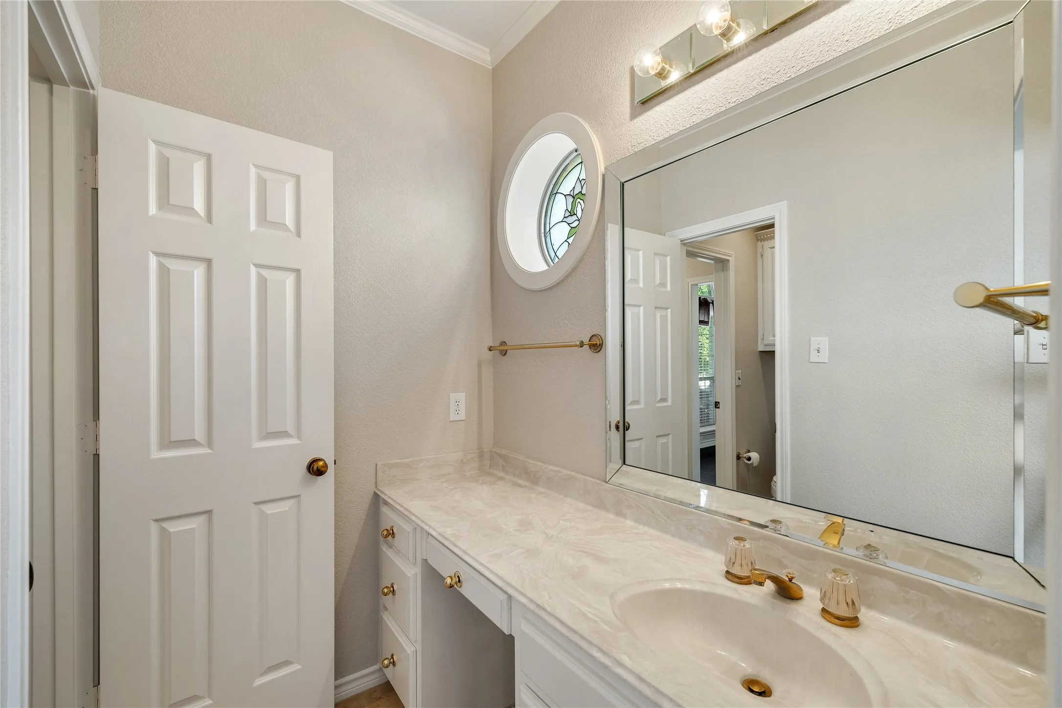 Single Family Residence For Sale in Collin County , 820 Foxwood Lane, Wylie, Texas 75098, 3 Bedroom, 3 Bathroom, 2 Garage spaces, 2,619 Sqft, built in 1988, Preowned, mls#21251533, Real Estate Agent in Wylie, Homes For Sale in Collin county, Homes For Sale in Wylie, Realtor in Wylie Texas, Real Estate Brokerage Independent Realty Texas, Luminita Cordes Realtor