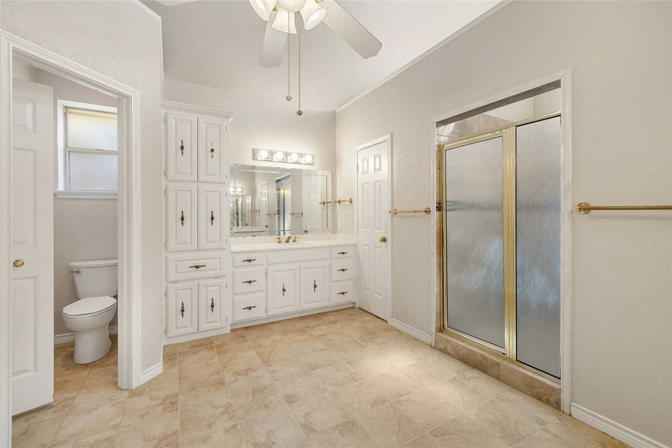 Single Family Residence For Sale in Collin County , 820 Foxwood Lane, Wylie, Texas 75098, 3 Bedroom, 3 Bathroom, 2 Garage spaces, 2,619 Sqft, built in 1988, Preowned, mls#21251533, Real Estate Agent in Wylie, Homes For Sale in Collin county, Homes For Sale in Wylie, Realtor in Wylie Texas, Real Estate Brokerage Independent Realty Texas, Luminita Cordes Realtor