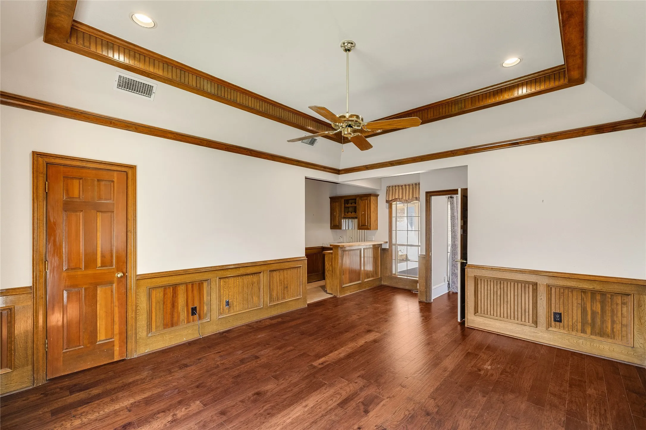 Single Family Residence For Sale in Collin County , 820 Foxwood Lane, Wylie, Texas 75098, 3 Bedroom, 3 Bathroom, 2 Garage spaces, 2,619 Sqft, built in 1988, Preowned, mls#21251533, Real Estate Agent in Wylie, Homes For Sale in Collin county, Homes For Sale in Wylie, Realtor in Wylie Texas, Real Estate Brokerage Independent Realty Texas, Luminita Cordes Realtor