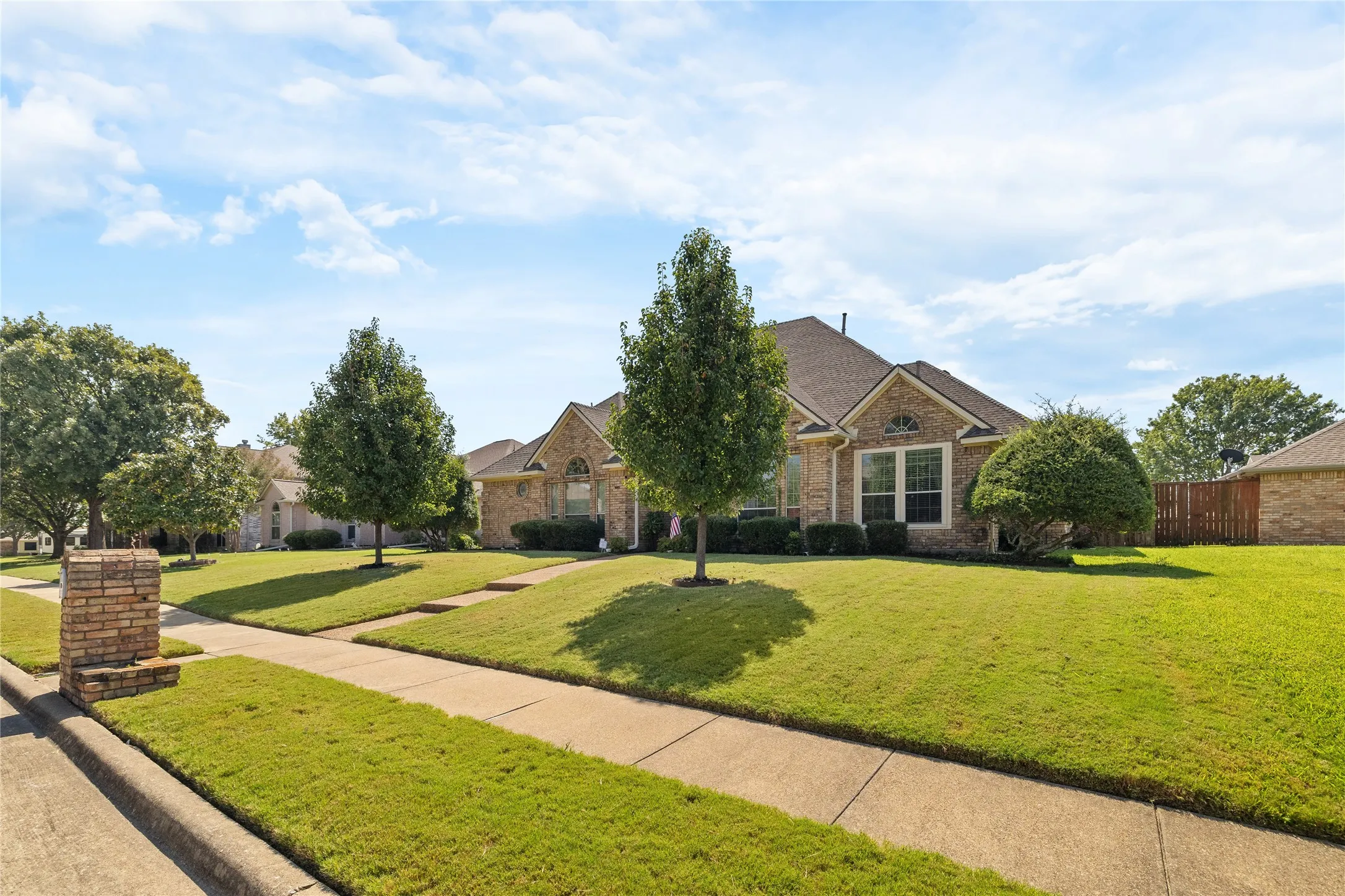 Single Family Residence For Sale in Collin County , 820 Foxwood Lane, Wylie, Texas 75098, 3 Bedroom, 3 Bathroom, 2 Garage spaces, 2,619 Sqft, built in 1988, Preowned, mls#21251533, Real Estate Agent in Wylie, Homes For Sale in Collin county, Homes For Sale in Wylie, Realtor in Wylie Texas, Real Estate Brokerage Independent Realty Texas, Luminita Cordes Realtor