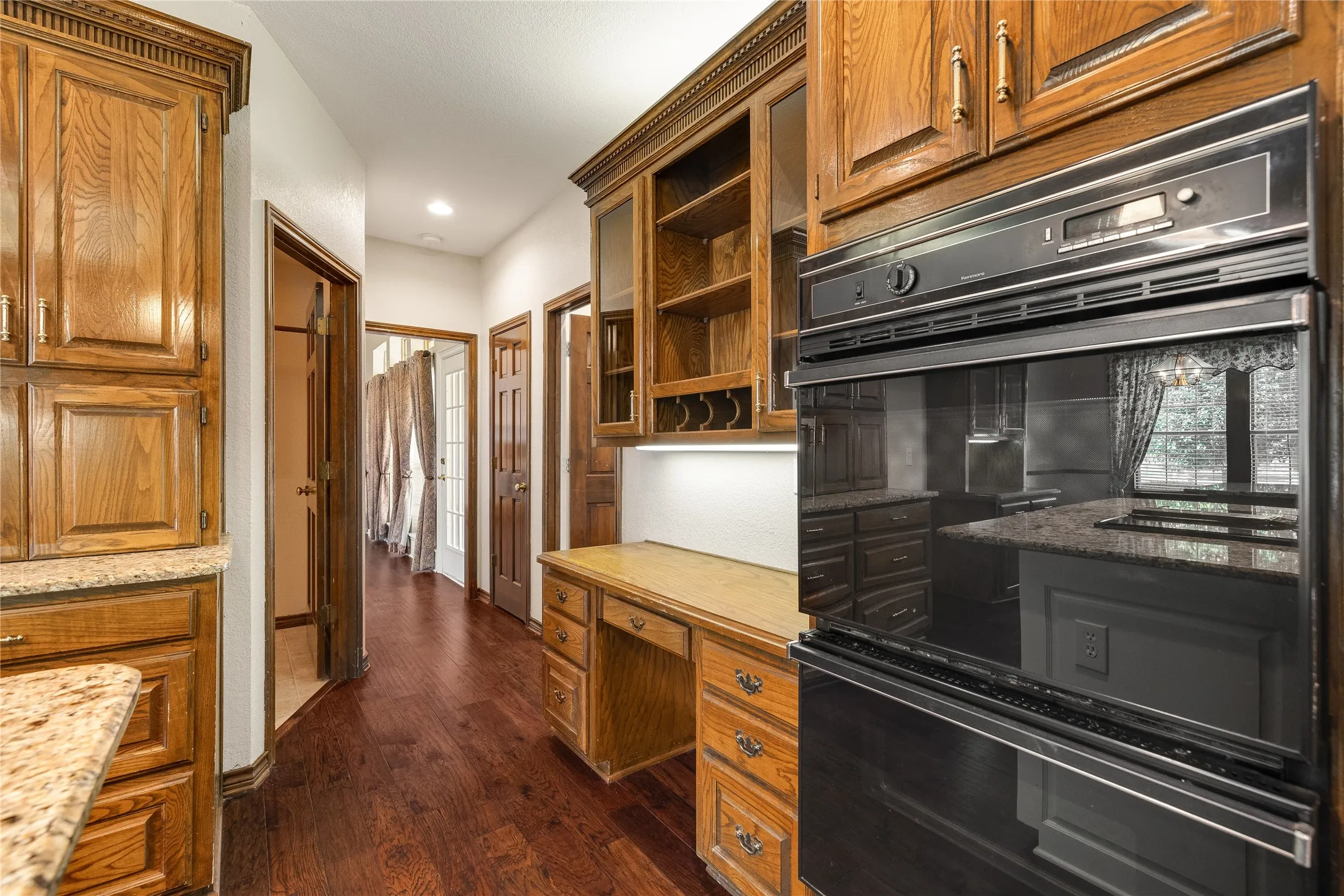 Single Family Residence For Sale in Collin County , 820 Foxwood Lane, Wylie, Texas 75098, 3 Bedroom, 3 Bathroom, 2 Garage spaces, 2,619 Sqft, built in 1988, Preowned, mls#21251533, Real Estate Agent in Wylie, Homes For Sale in Collin county, Homes For Sale in Wylie, Realtor in Wylie Texas, Real Estate Brokerage Independent Realty Texas, Luminita Cordes Realtor