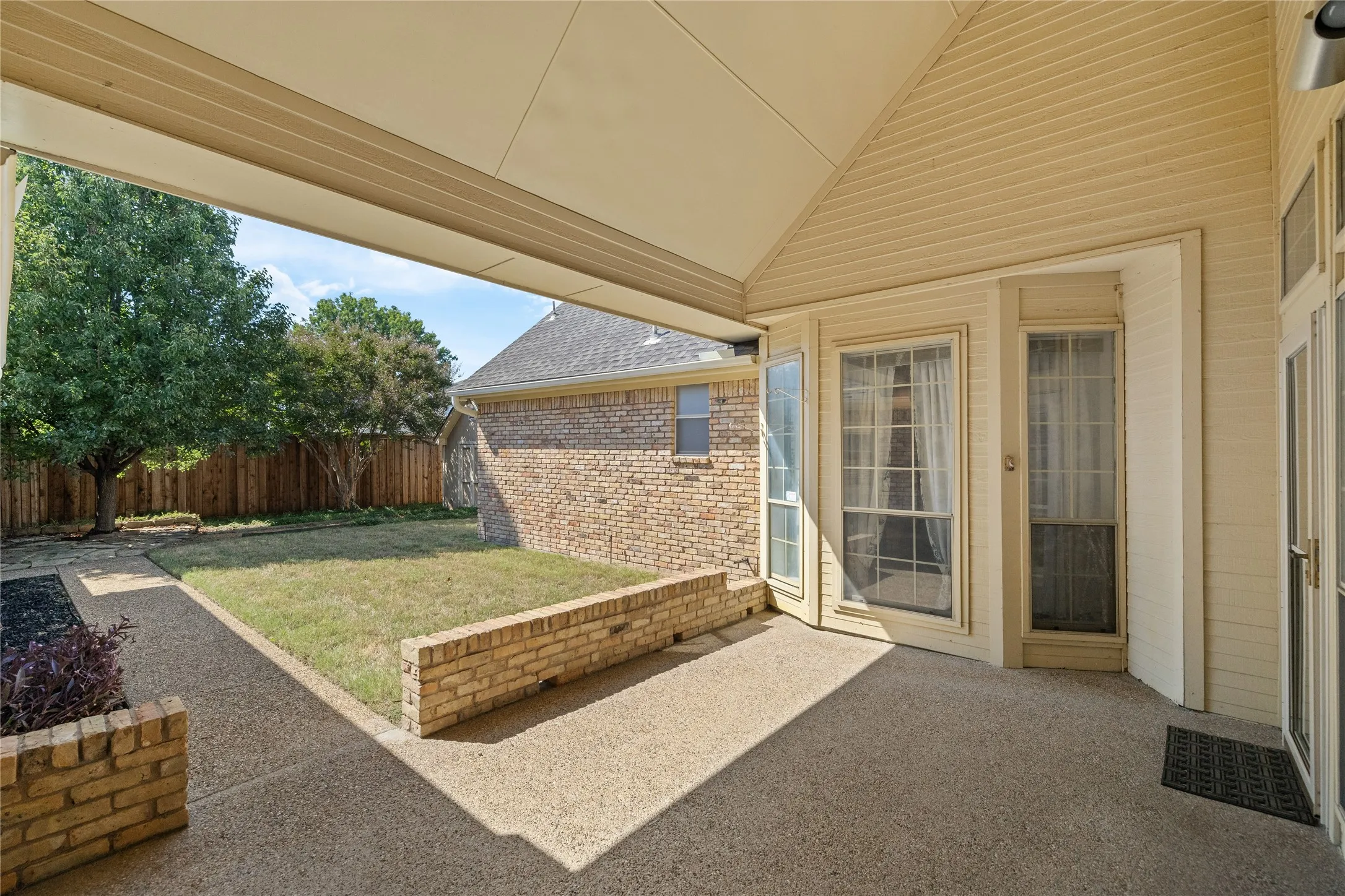 Single Family Residence For Sale in Collin County , 820 Foxwood Lane, Wylie, Texas 75098, 3 Bedroom, 3 Bathroom, 2 Garage spaces, 2,619 Sqft, built in 1988, Preowned, mls#21251533, Real Estate Agent in Wylie, Homes For Sale in Collin county, Homes For Sale in Wylie, Realtor in Wylie Texas, Real Estate Brokerage Independent Realty Texas, Luminita Cordes Realtor