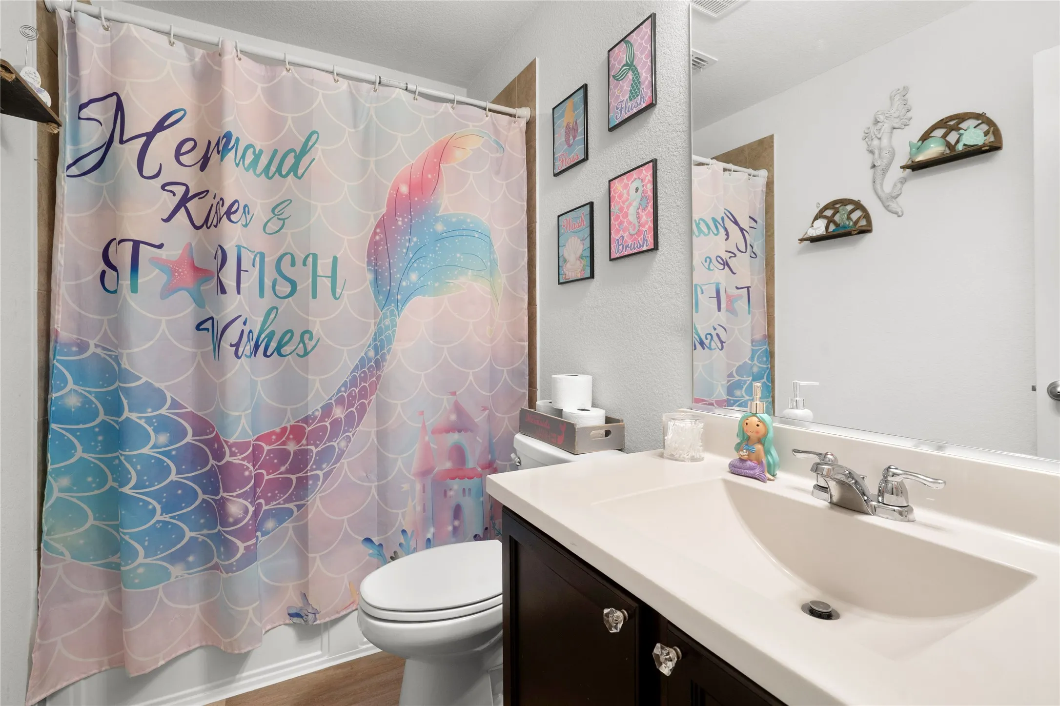 Single Family Residence For Sale in Collin County , 817 Spruce Lane, Princeton, Texas 75407, 4 Bedrooms, 2 Bathrooms, 2 Garage spaces, 1,838 Sqft, built in 2019, Preowned, Price $315,000, mls#21248495, Real Estate Agent in Princeton, Homes For Sale in Collin county, Homes For Sale in Princeton, Realtor in Princeton Texas, Real Estate Brokerage Independent Realty Texas, Luminita Cordes Realtor