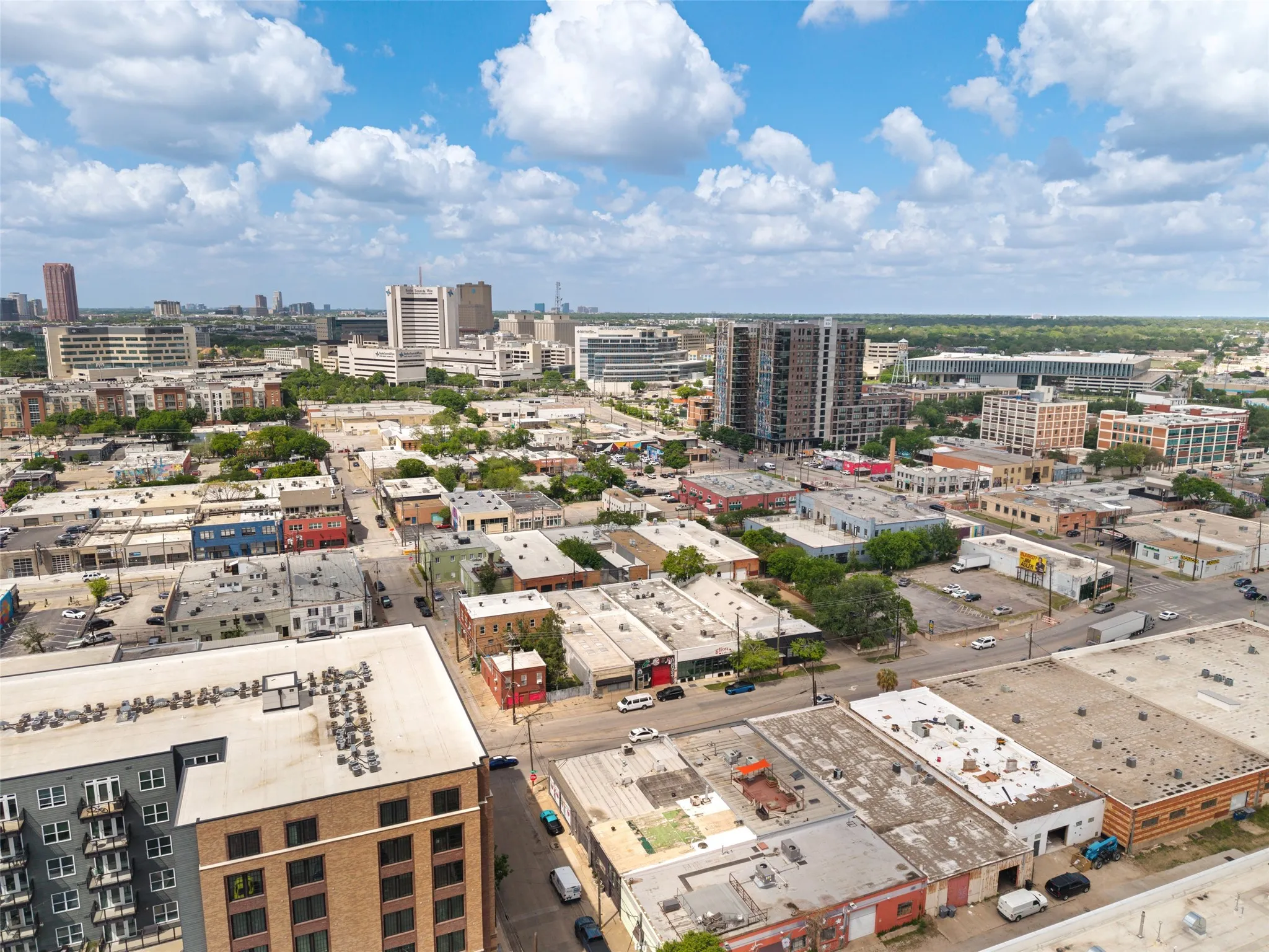 Single Family Residence For Rent in Dallas County , 306 S Walton Street, Dallas, Texas 75226, 0, 2 Bathrooms, 1 Garage spaces, 3,482 Sqft, built in 1938, Price $3,875, mls#21240092, Real Estate Agent in Dallas, Homes For Rent in Dallas county, Homes For Rent in Dallas, Realtor in Dallas Texas, Real Estate Brokerage Independent Realty Texas, Luminita Cordes Realtor