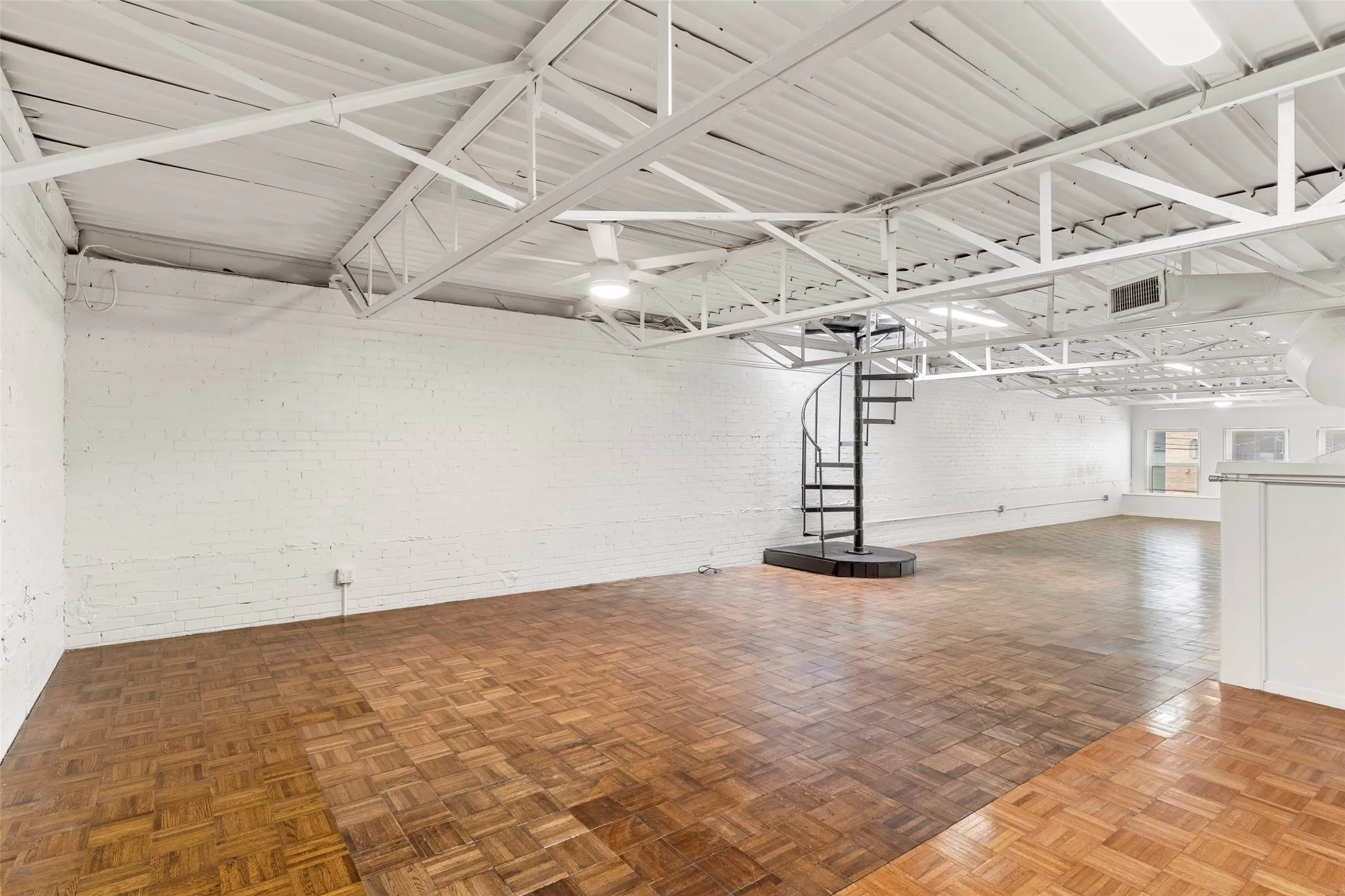 Single Family Residence For Rent in Dallas County , 306 S Walton Street, Dallas, Texas 75226, 0, 2 Bathrooms, 1 Garage spaces, 3,482 Sqft, built in 1938, Price $3,875, mls#21240092, Real Estate Agent in Dallas, Homes For Rent in Dallas county, Homes For Rent in Dallas, Realtor in Dallas Texas, Real Estate Brokerage Independent Realty Texas, Luminita Cordes Realtor