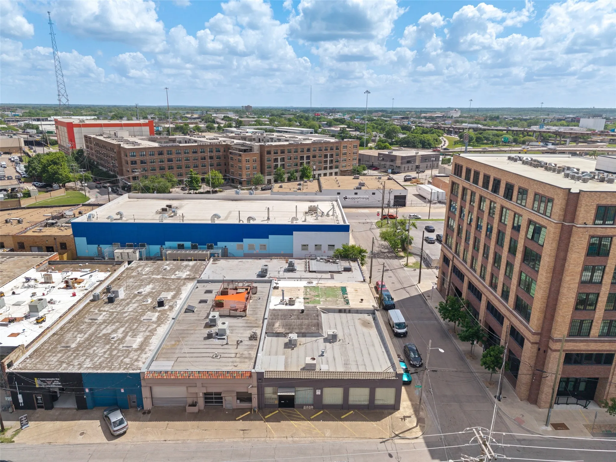 Single Family Residence For Rent in Dallas County , 306 S Walton Street, Dallas, Texas 75226, 0, 2 Bathrooms, 1 Garage spaces, 3,482 Sqft, built in 1938, Price $3,875, mls#21240092, Real Estate Agent in Dallas, Homes For Rent in Dallas county, Homes For Rent in Dallas, Realtor in Dallas Texas, Real Estate Brokerage Independent Realty Texas, Luminita Cordes Realtor