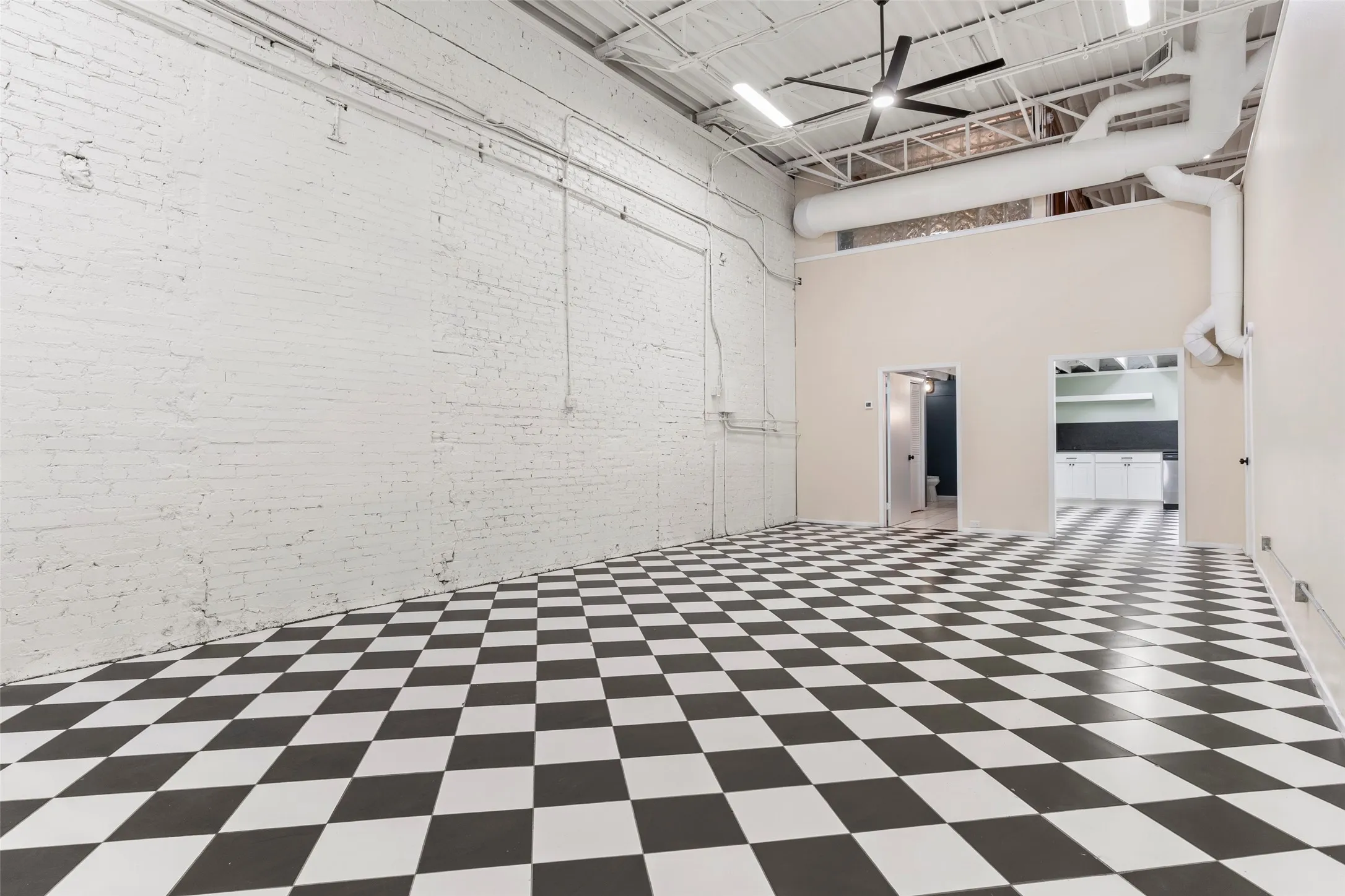 Single Family Residence For Rent in Dallas County , 306 S Walton Street, Dallas, Texas 75226, 0, 2 Bathrooms, 1 Garage spaces, 3,482 Sqft, built in 1938, Price $3,875, mls#21240092, Real Estate Agent in Dallas, Homes For Rent in Dallas county, Homes For Rent in Dallas, Realtor in Dallas Texas, Real Estate Brokerage Independent Realty Texas, Luminita Cordes Realtor