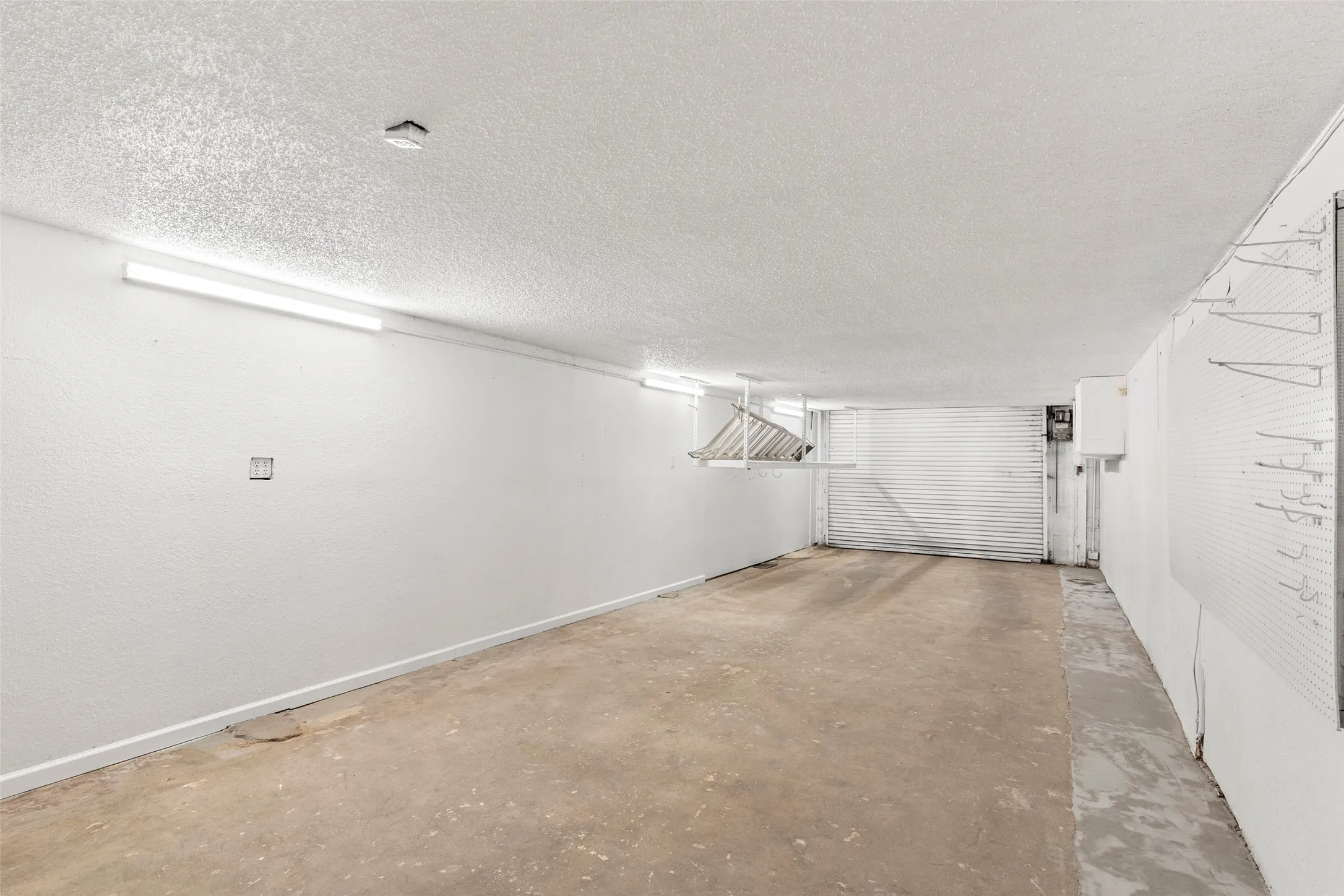 Single Family Residence For Rent in Dallas County , 306 S Walton Street, Dallas, Texas 75226, 0, 2 Bathrooms, 1 Garage spaces, 3,482 Sqft, built in 1938, Price $3,875, mls#21240092, Real Estate Agent in Dallas, Homes For Rent in Dallas county, Homes For Rent in Dallas, Realtor in Dallas Texas, Real Estate Brokerage Independent Realty Texas, Luminita Cordes Realtor