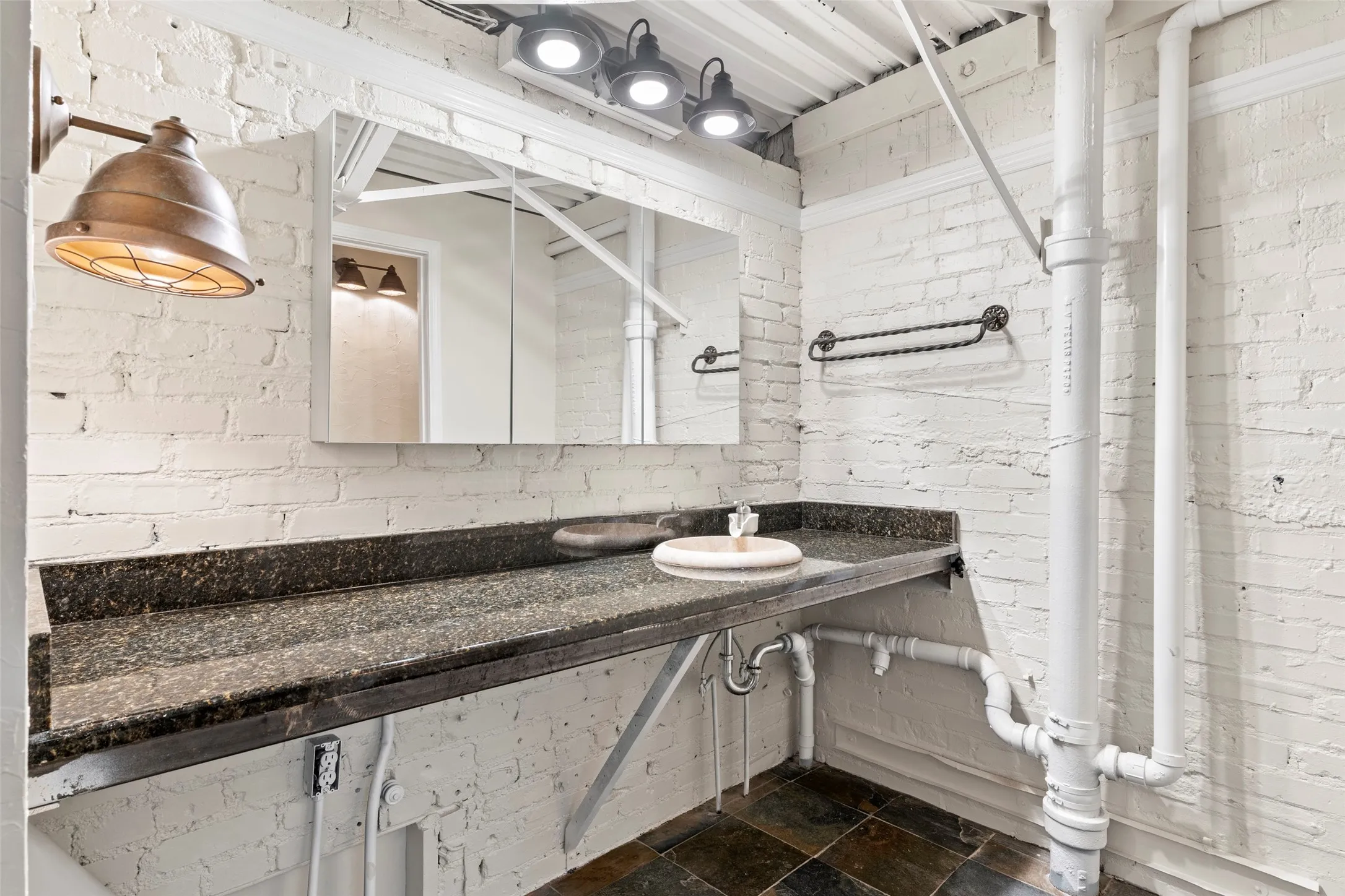 Single Family Residence For Rent in Dallas County , 306 S Walton Street, Dallas, Texas 75226, 0, 2 Bathrooms, 1 Garage spaces, 3,482 Sqft, built in 1938, Price $3,875, mls#21240092, Real Estate Agent in Dallas, Homes For Rent in Dallas county, Homes For Rent in Dallas, Realtor in Dallas Texas, Real Estate Brokerage Independent Realty Texas, Luminita Cordes Realtor