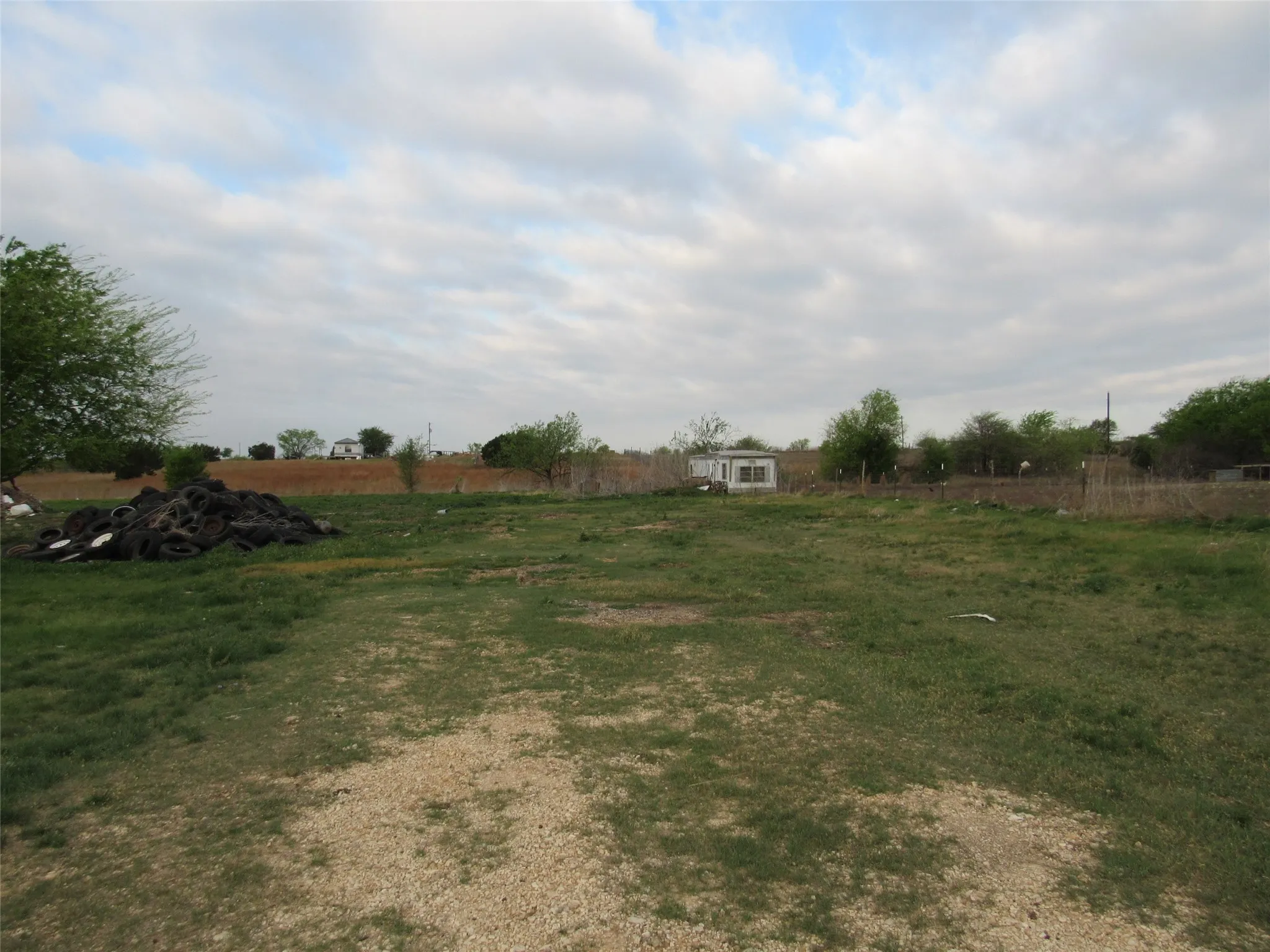 Mobile Home For Sale in Bosque County , 556 Private Road 3551, Valley Mills, Texas 76689, 3 Bedroom, 2 Bathroom, Garage spaces, 2,144 Sqft, built in 2000, mls#21250665, Real Estate Agent in Valley Mills, Homes For Sale in Bosque county, Homes For Sale in Valley Mills, Realtor in Valley Mills Texas, Real Estate Brokerage Independent Realty Texas, Luminita Cordes Realtor