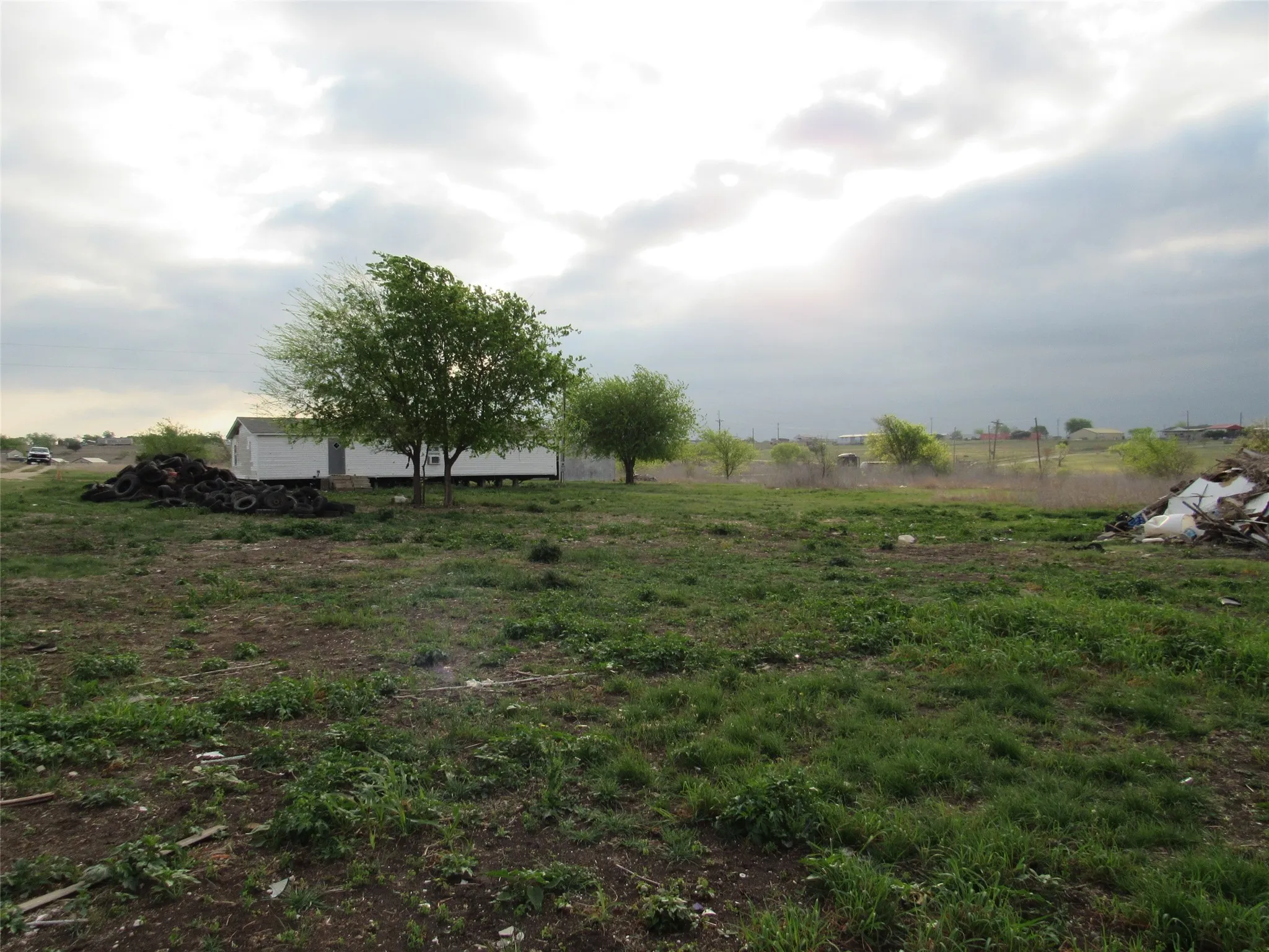 Mobile Home For Sale in Bosque County , 556 Private Road 3551, Valley Mills, Texas 76689, 3 Bedroom, 2 Bathroom, Garage spaces, 2,144 Sqft, built in 2000, mls#21250665, Real Estate Agent in Valley Mills, Homes For Sale in Bosque county, Homes For Sale in Valley Mills, Realtor in Valley Mills Texas, Real Estate Brokerage Independent Realty Texas, Luminita Cordes Realtor