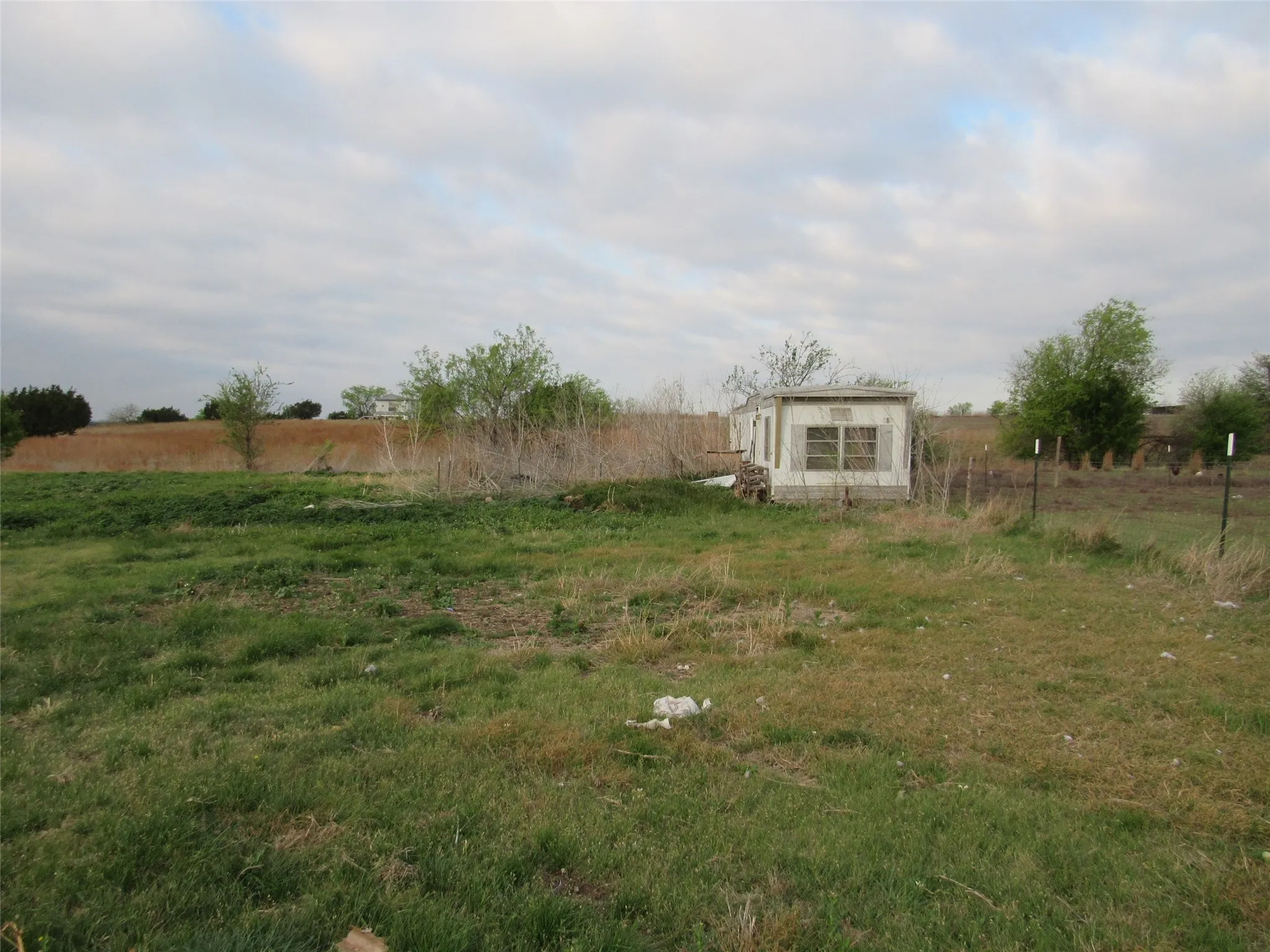 Mobile Home For Sale in Bosque County , 556 Private Road 3551, Valley Mills, Texas 76689, 3 Bedroom, 2 Bathroom, Garage spaces, 2,144 Sqft, built in 2000, mls#21250665, Real Estate Agent in Valley Mills, Homes For Sale in Bosque county, Homes For Sale in Valley Mills, Realtor in Valley Mills Texas, Real Estate Brokerage Independent Realty Texas, Luminita Cordes Realtor