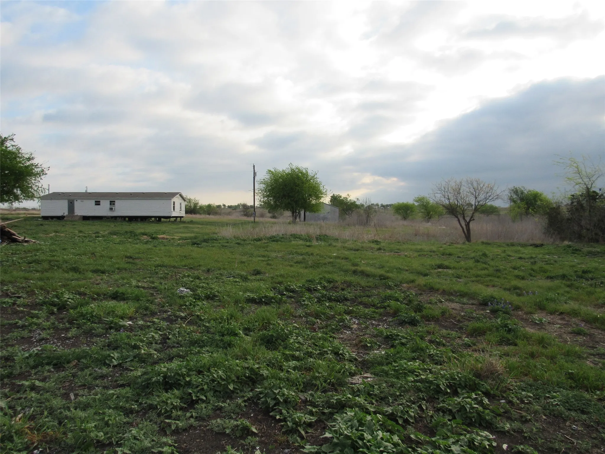 Mobile Home For Sale in Bosque County , 556 Private Road 3551, Valley Mills, Texas 76689, 3 Bedroom, 2 Bathroom, Garage spaces, 2,144 Sqft, built in 2000, mls#21250665, Real Estate Agent in Valley Mills, Homes For Sale in Bosque county, Homes For Sale in Valley Mills, Realtor in Valley Mills Texas, Real Estate Brokerage Independent Realty Texas, Luminita Cordes Realtor
