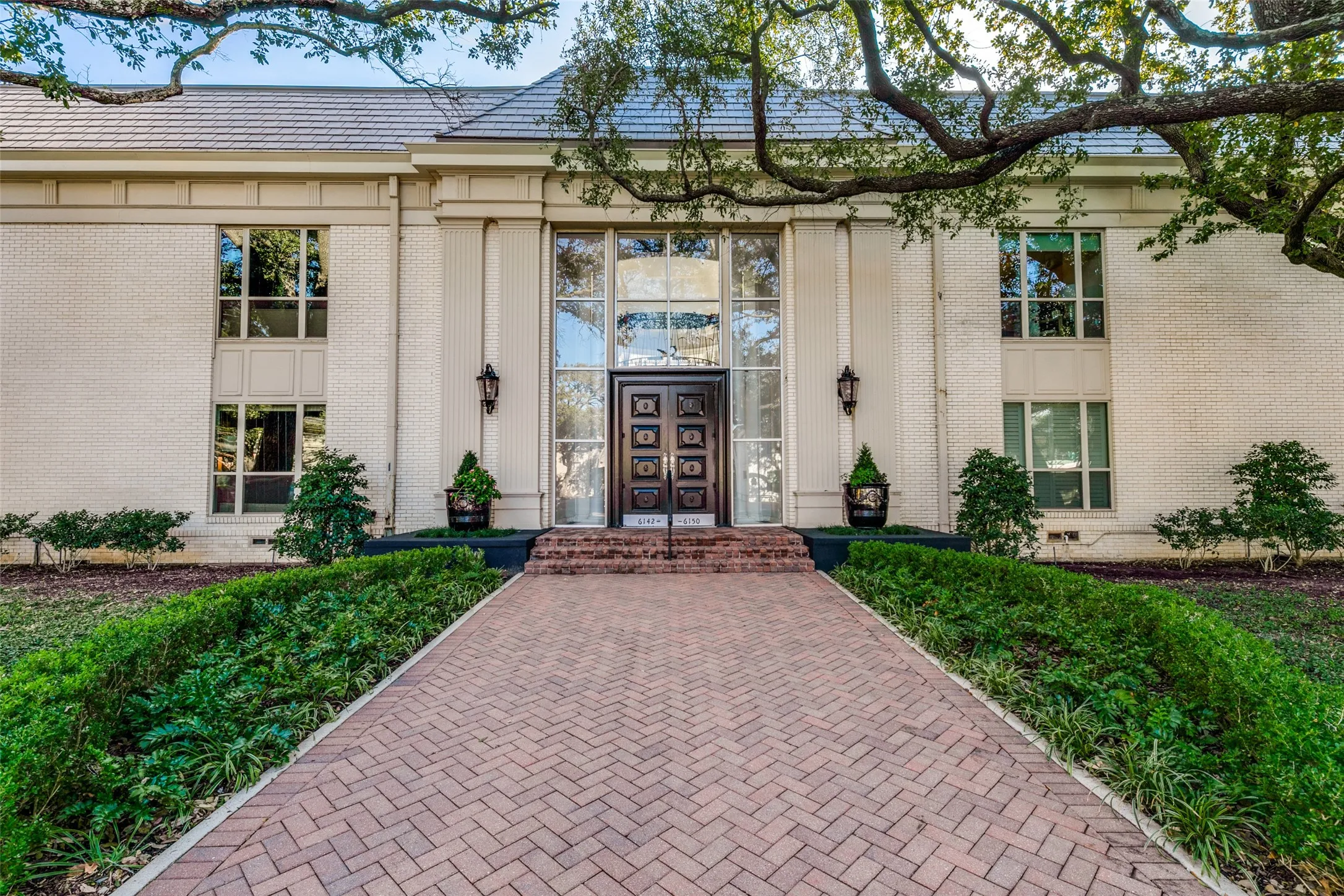 Condominium For Sale in Dallas County , 6144 Averill Way 203E, Dallas, Texas 75225, 2 Bedroom, 3 Bathroom, 2 Garage spaces, 2,277 Sqft, built in 1964, Preowned, mls#21247674, Real Estate Agent in Dallas, Homes For Sale in Dallas county, Homes For Sale in Dallas, Realtor in Dallas Texas, Real Estate Brokerage Independent Realty Texas, Luminita Cordes Realtor