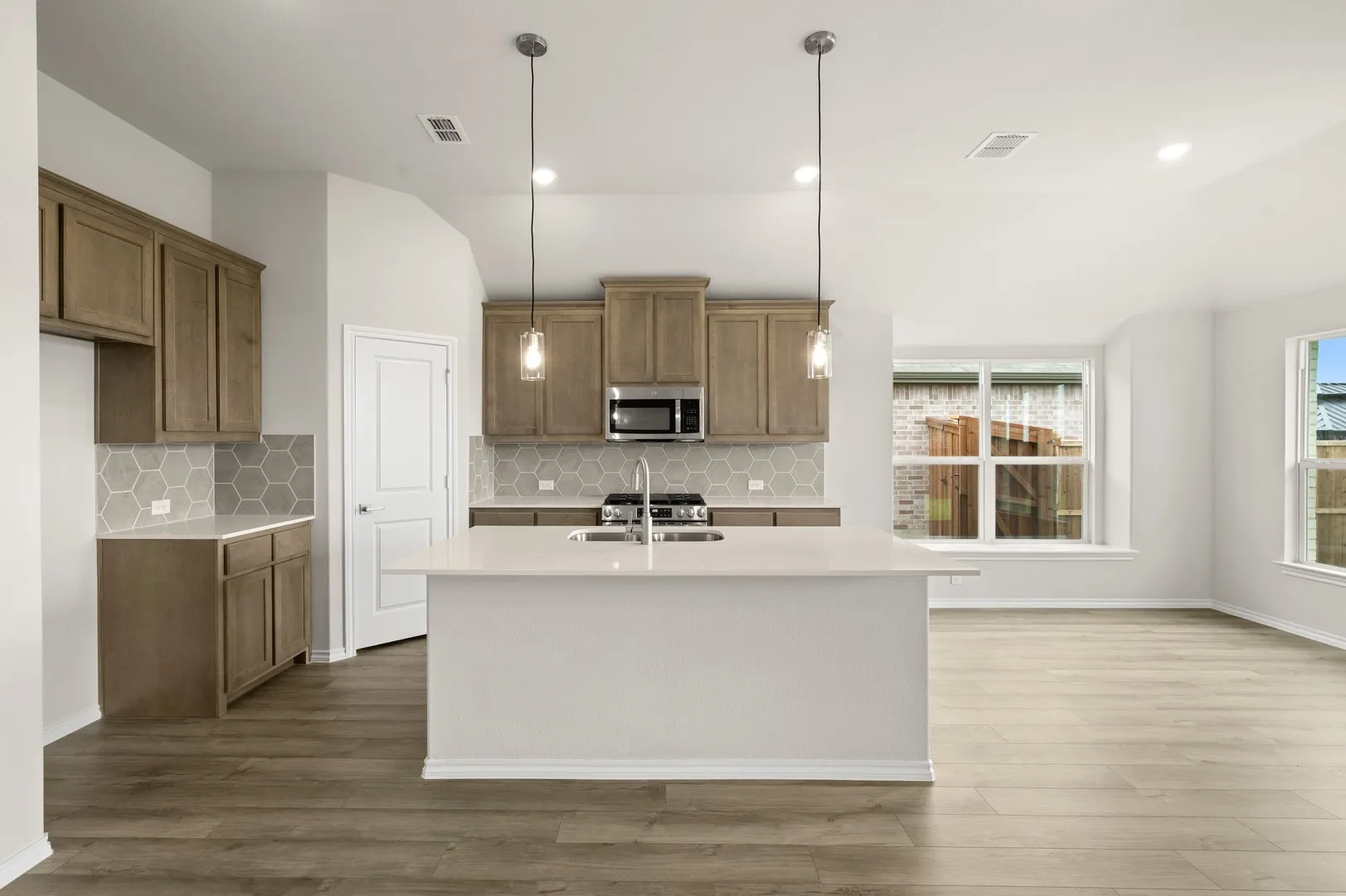 DFW-Meadow Park-Concept 1455-7537 Lavender Lane-kitchen  -Risewell Homes-2