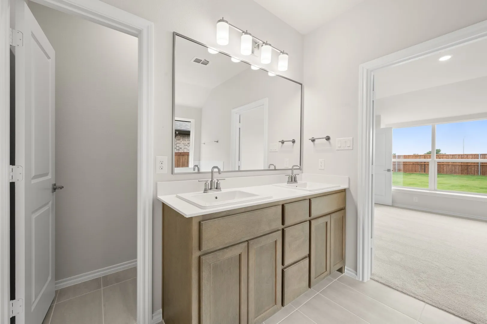 DFW-Meadow Park-Concept 1455-7537 Lavender Lane-Primary Suite-Risewell Homes-5
