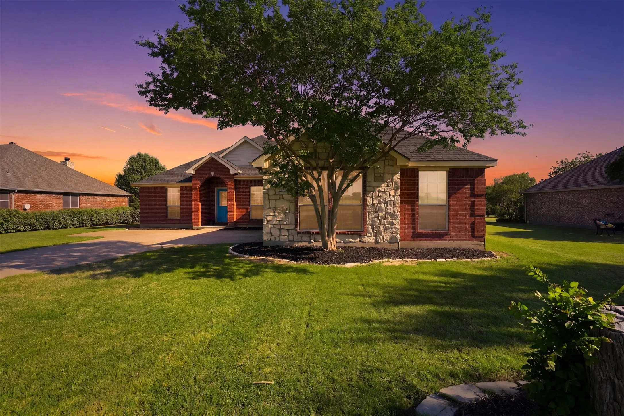 Single Family Residence For Sale in Johnson County , 7229 Muirfield Drive, Cleburne, Texas 76033, 4 Bedroom, 2 Bathroom, 2 Garage spaces, 2,078 Sqft, built in 2005, Preowned, mls#21239451, Real Estate Agent in Cleburne, Homes For Sale in Johnson county, Homes For Sale in Cleburne, Realtor in Cleburne Texas, Real Estate Brokerage Independent Realty Texas, Luminita Cordes Realtor