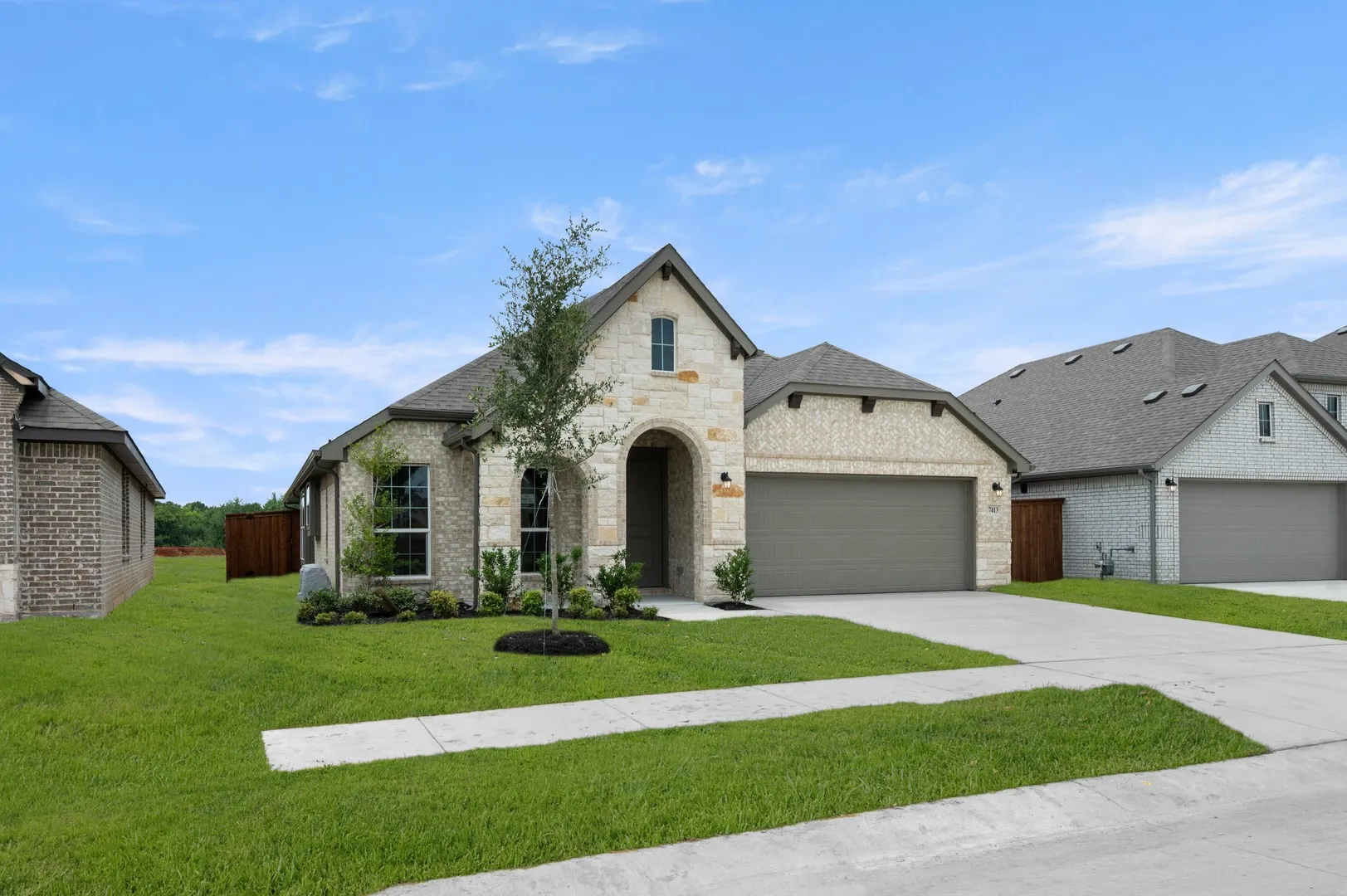 DFW-Meadow Park-Concept 2065-7413 Lavender Lane-Front Exterior-Risewell Homes-2