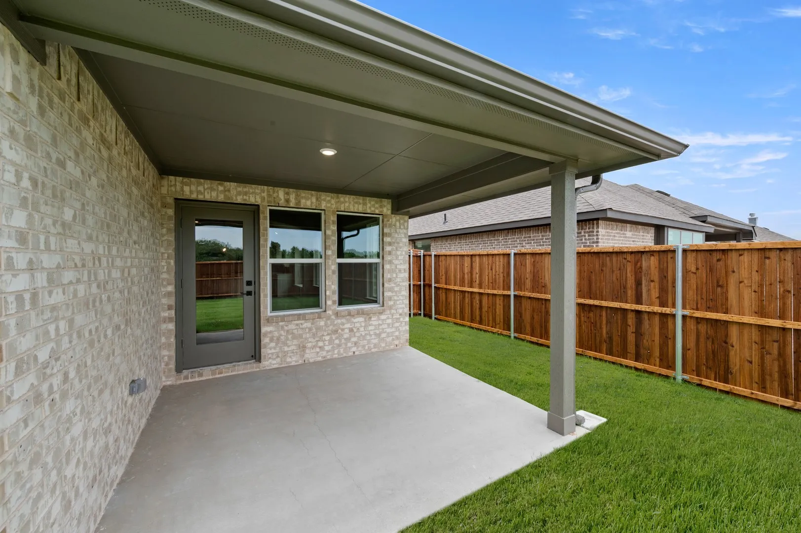 DFW-Meadow Park-Concept 2065-7413 Lavender Lane-Back Exterior-Risewell Homes-3