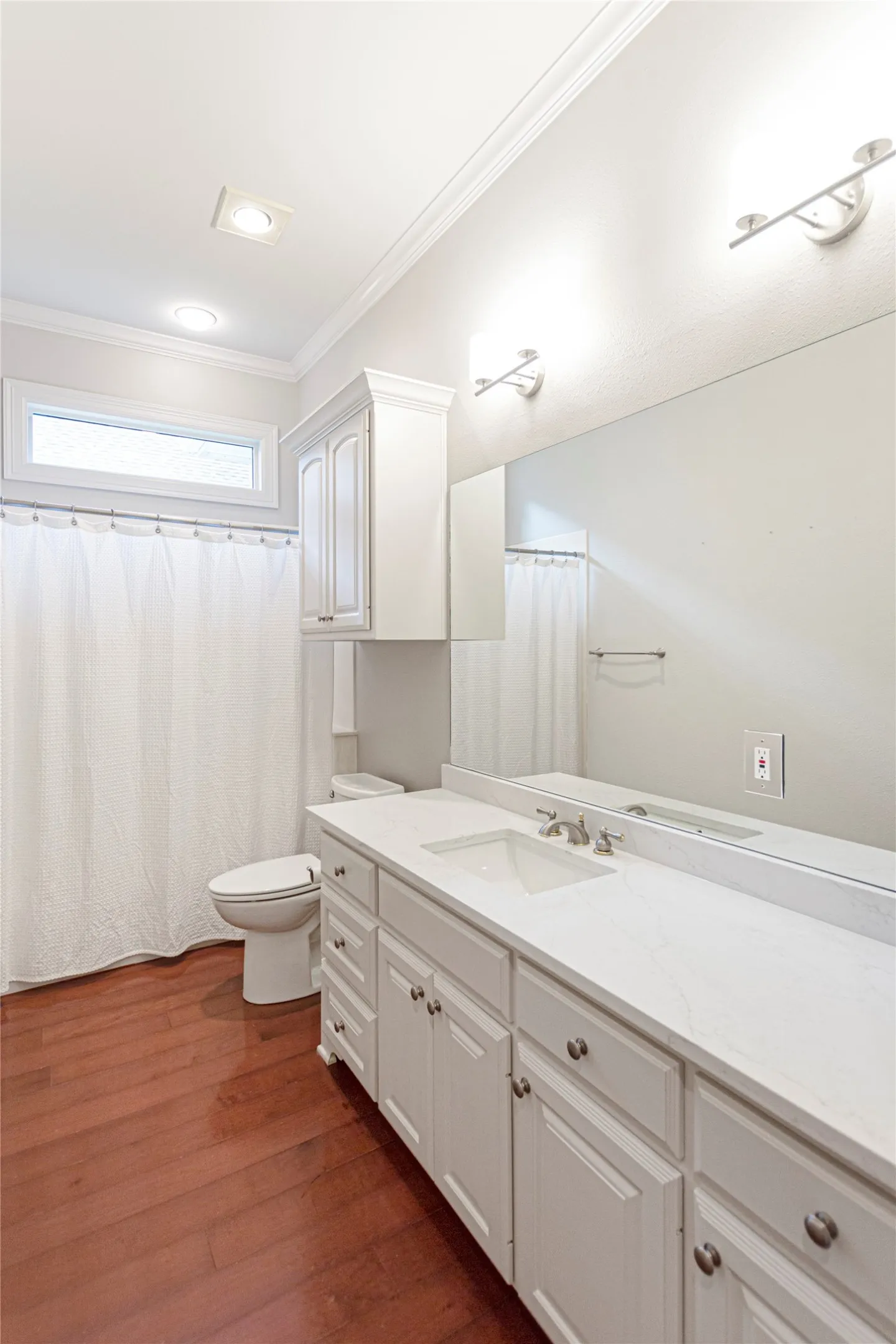 Single Family Residence For Sale in Cherokee County , 155 Eagles Bluff Boulevard, Bullard, Texas 75757, 5 Bedroom, 4 Bathroom, 2 Garage spaces, 4,067 Sqft, built in 2002, Preowned, Price $859,900, mls#21251580, Real Estate Agent in Bullard, Homes For Sale in Cherokee county, Homes For Sale in Bullard, Realtor in Bullard Texas, Real Estate Brokerage Independent Realty Texas, Luminita Cordes Realtor