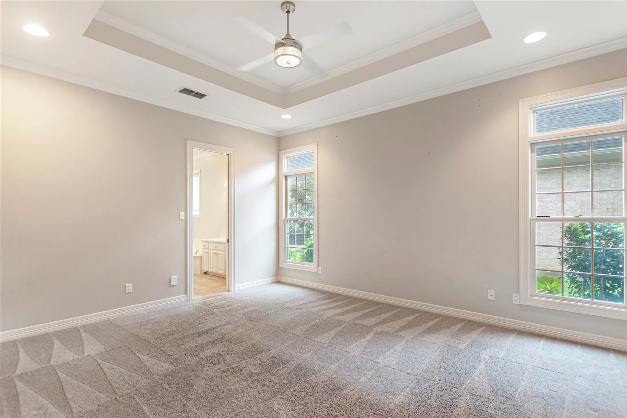 Single Family Residence For Sale in Cherokee County , 155 Eagles Bluff Boulevard, Bullard, Texas 75757, 5 Bedroom, 4 Bathroom, 2 Garage spaces, 4,067 Sqft, built in 2002, Preowned, Price $859,900, mls#21251580, Real Estate Agent in Bullard, Homes For Sale in Cherokee county, Homes For Sale in Bullard, Realtor in Bullard Texas, Real Estate Brokerage Independent Realty Texas, Luminita Cordes Realtor