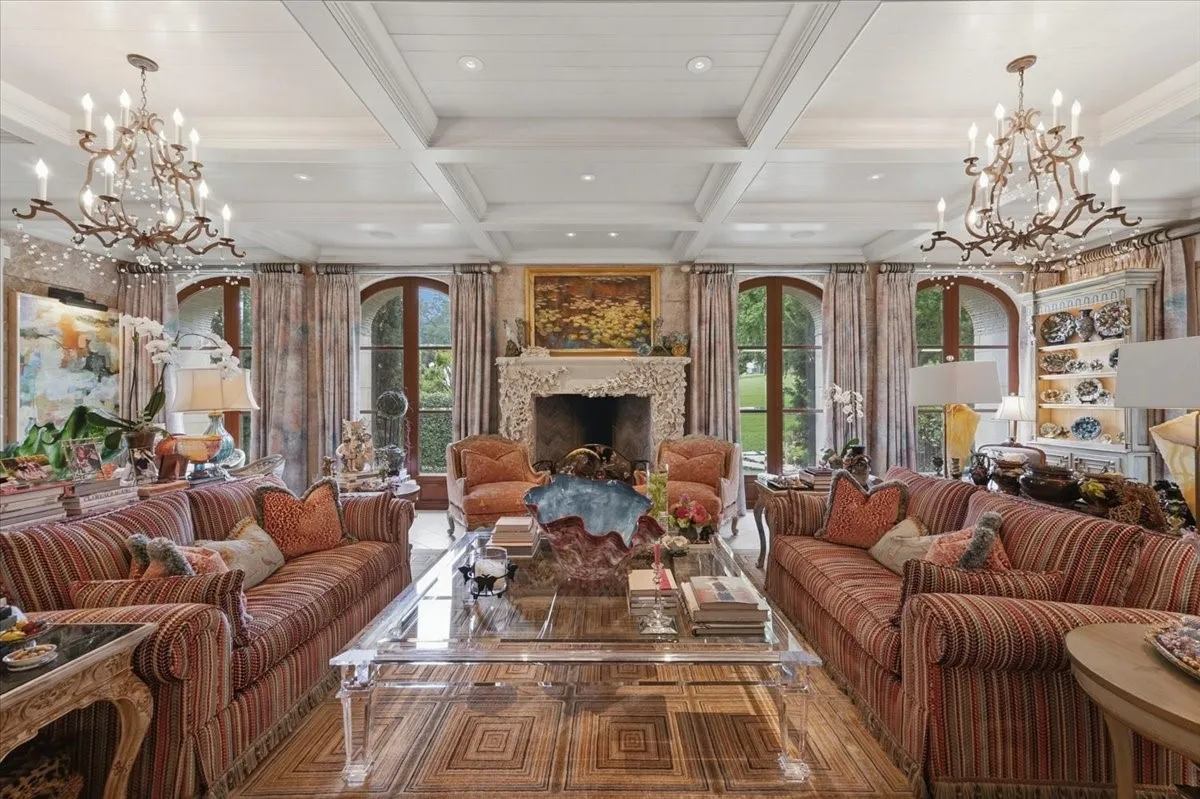 Single Family Residence For Sale in Tarrant County , 6236 Indian Creek Drive, Fort Worth, Texas 76107, 7 Bedrooms, 15 Bathrooms, 4 Garage spaces, 13,463 Sqft, built in 2008, Preowned, Price $14,500,000, mls#21237595, Real Estate Agent in Fort Worth, Homes For Sale in Tarrant county, Homes For Sale in Fort Worth, Realtor in Fort Worth Texas, Real Estate Brokerage Independent Realty Texas, Luminita Cordes Realtor