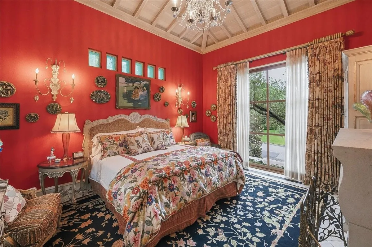 Single Family Residence For Sale in Tarrant County , 6236 Indian Creek Drive, Fort Worth, Texas 76107, 7 Bedrooms, 15 Bathrooms, 4 Garage spaces, 13,463 Sqft, built in 2008, Preowned, Price $14,500,000, mls#21237595, Real Estate Agent in Fort Worth, Homes For Sale in Tarrant county, Homes For Sale in Fort Worth, Realtor in Fort Worth Texas, Real Estate Brokerage Independent Realty Texas, Luminita Cordes Realtor