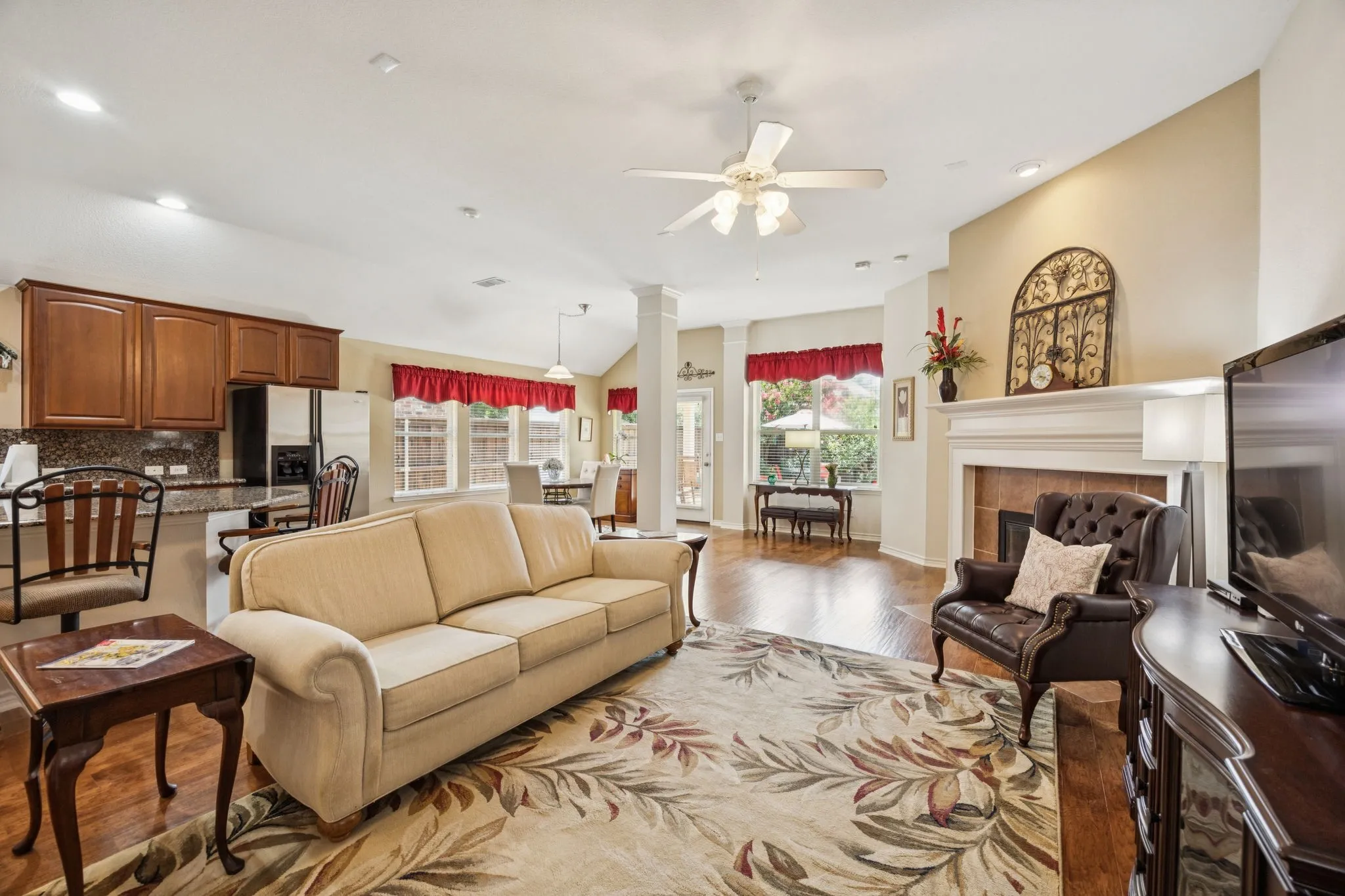 Single Family Residence For Sale in Denton County , 8665 Marion Drive, Frisco, Texas 75036, 3 Bedroom, 2 Bathroom, 2 Garage spaces, 2,242 Sqft, built in 2005, mls#21251275, Real Estate Agent in Frisco, Homes For Sale in Denton county, Homes For Sale in Frisco, Realtor in Frisco Texas, Real Estate Brokerage Independent Realty Texas, Luminita Cordes Realtor