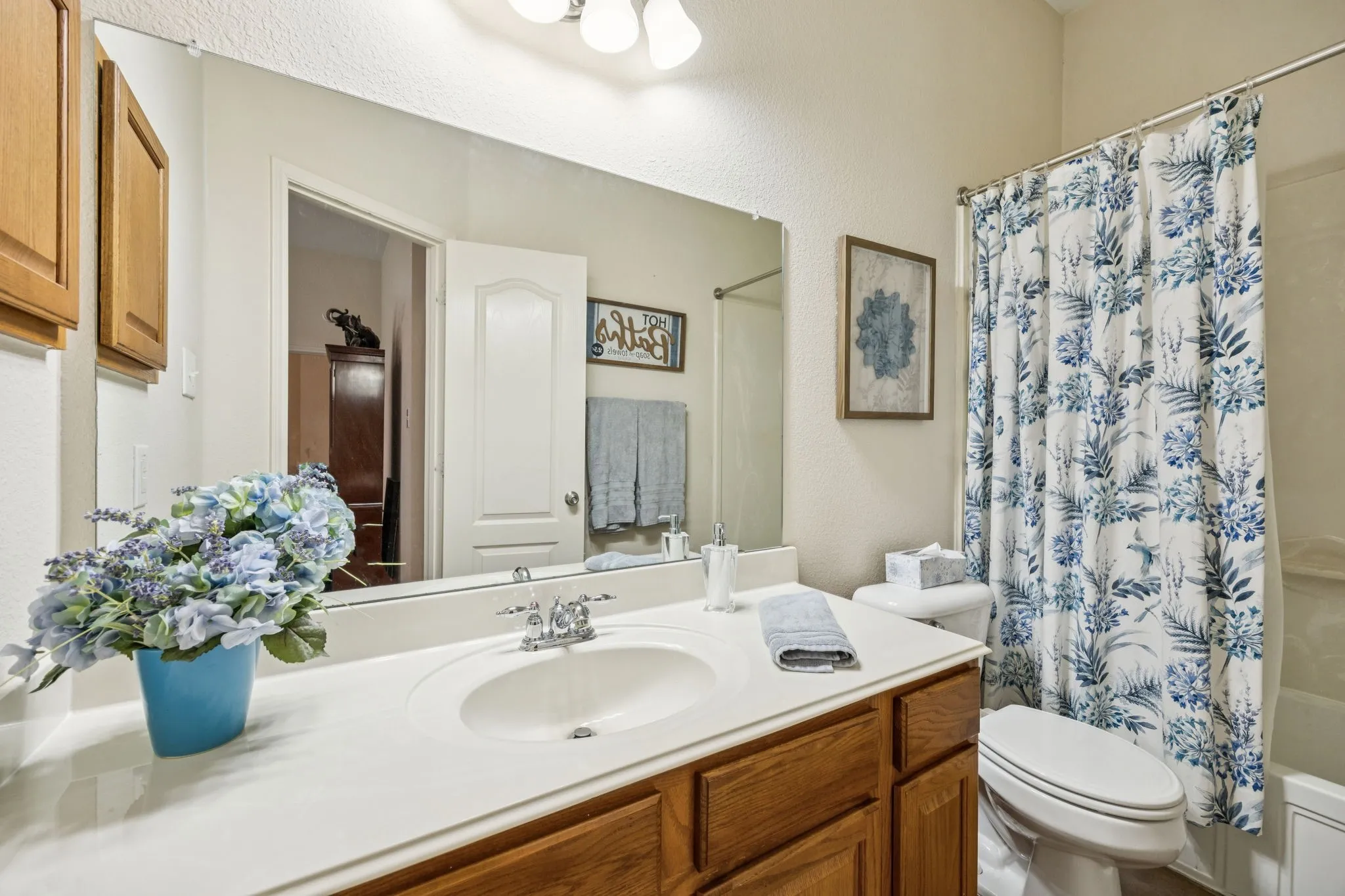 Single Family Residence For Sale in Denton County , 8665 Marion Drive, Frisco, Texas 75036, 3 Bedroom, 2 Bathroom, 2 Garage spaces, 2,242 Sqft, built in 2005, mls#21251275, Real Estate Agent in Frisco, Homes For Sale in Denton county, Homes For Sale in Frisco, Realtor in Frisco Texas, Real Estate Brokerage Independent Realty Texas, Luminita Cordes Realtor