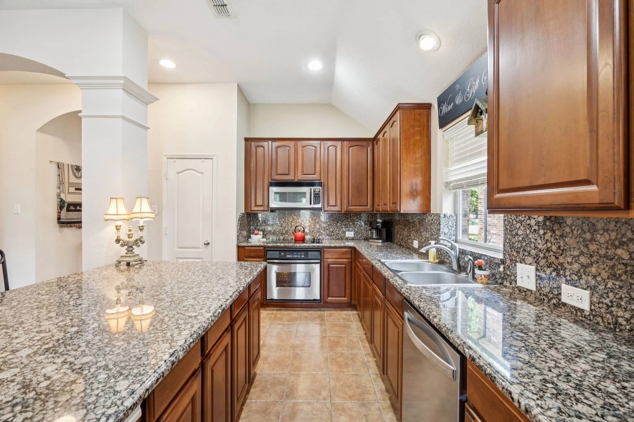 Single Family Residence For Sale in Denton County , 8665 Marion Drive, Frisco, Texas 75036, 3 Bedroom, 2 Bathroom, 2 Garage spaces, 2,242 Sqft, built in 2005, mls#21251275, Real Estate Agent in Frisco, Homes For Sale in Denton county, Homes For Sale in Frisco, Realtor in Frisco Texas, Real Estate Brokerage Independent Realty Texas, Luminita Cordes Realtor