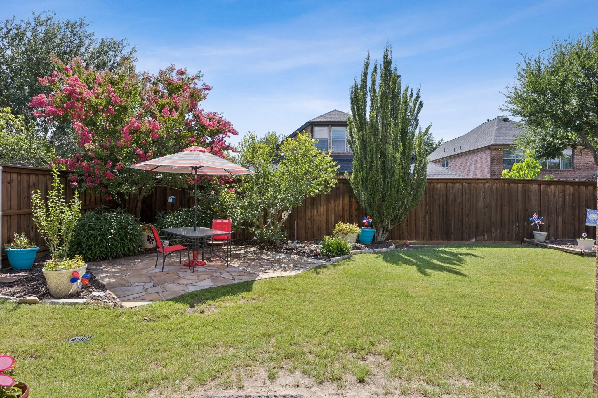 Single Family Residence For Sale in Denton County , 8665 Marion Drive, Frisco, Texas 75036, 3 Bedroom, 2 Bathroom, 2 Garage spaces, 2,242 Sqft, built in 2005, mls#21251275, Real Estate Agent in Frisco, Homes For Sale in Denton county, Homes For Sale in Frisco, Realtor in Frisco Texas, Real Estate Brokerage Independent Realty Texas, Luminita Cordes Realtor